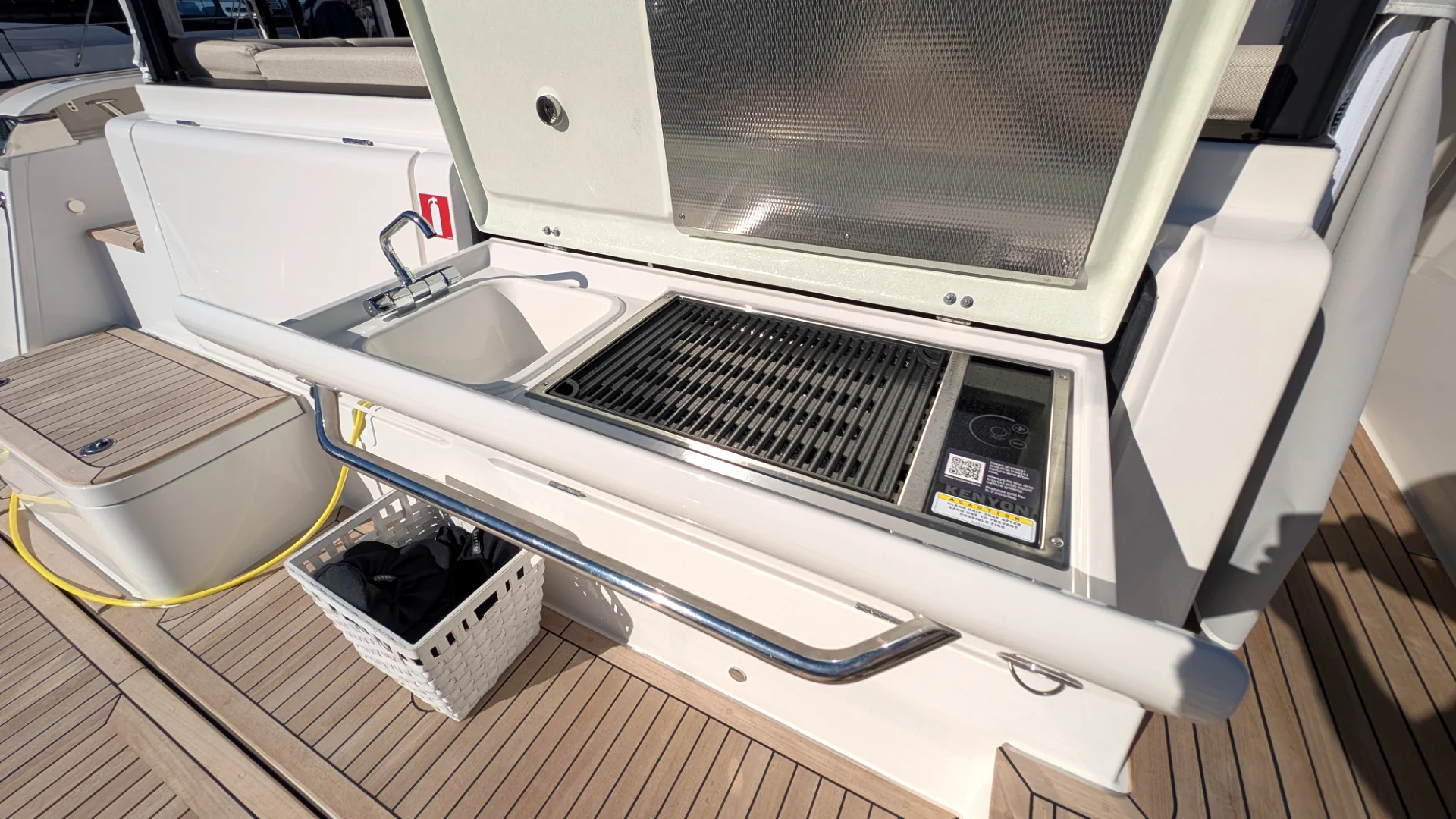 Nimbus 495 Flybridge - 12