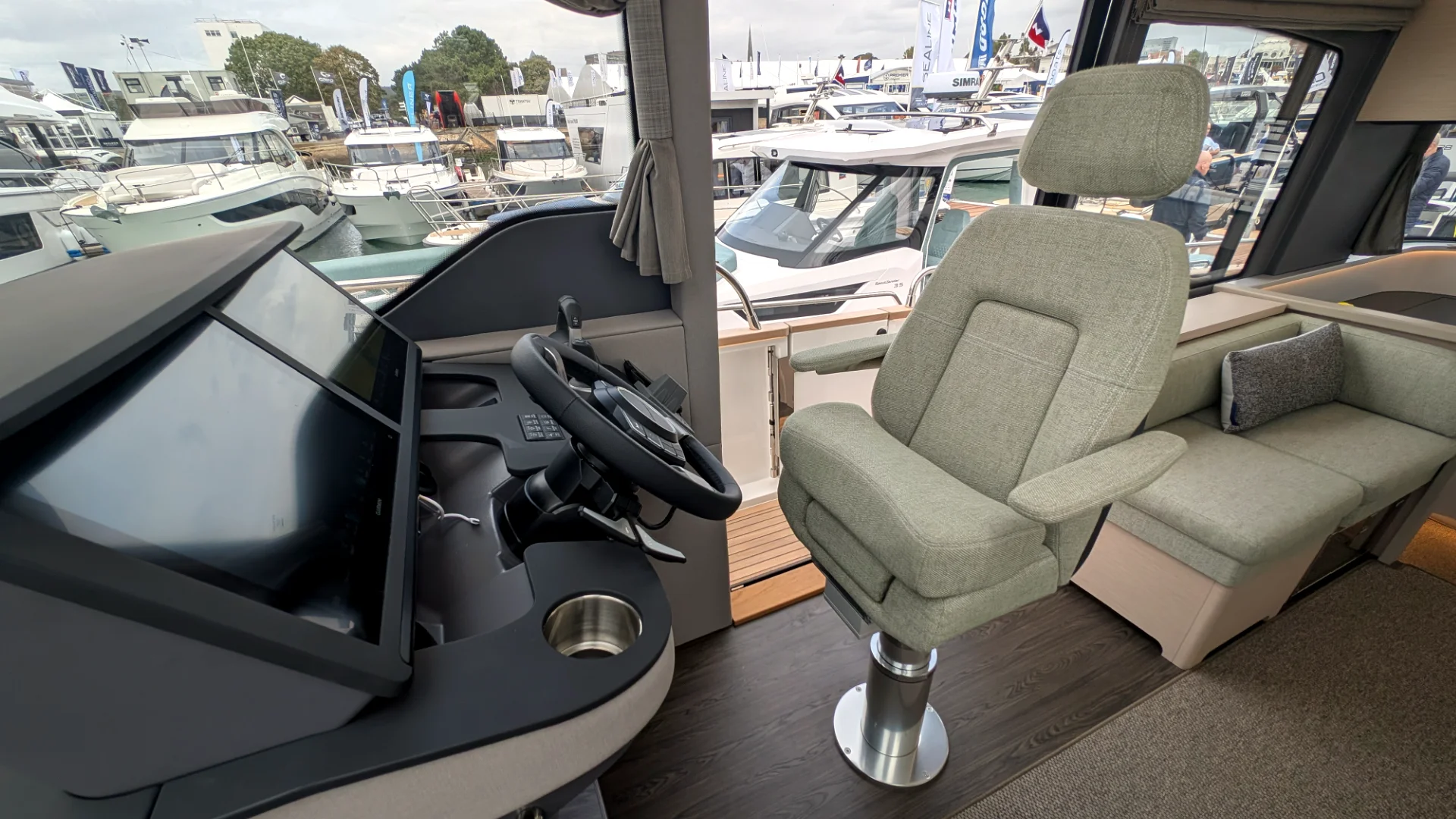 Nimbus 495 Flybridge - 25