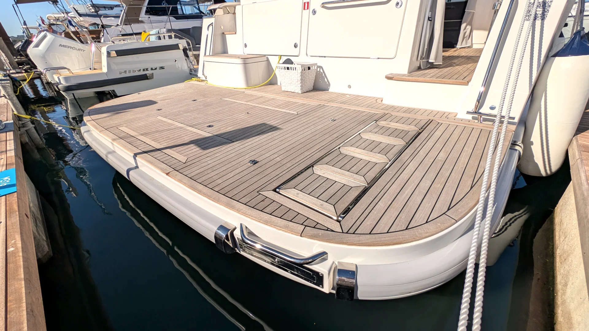 Nimbus 495 Flybridge - 13