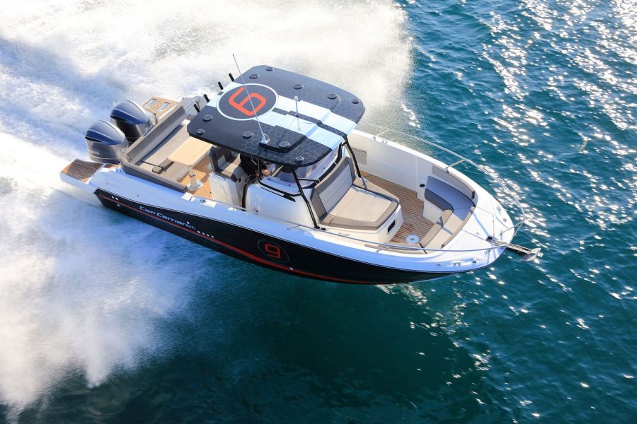 Jeanneau Cap Camarat 9.0 Center Console
