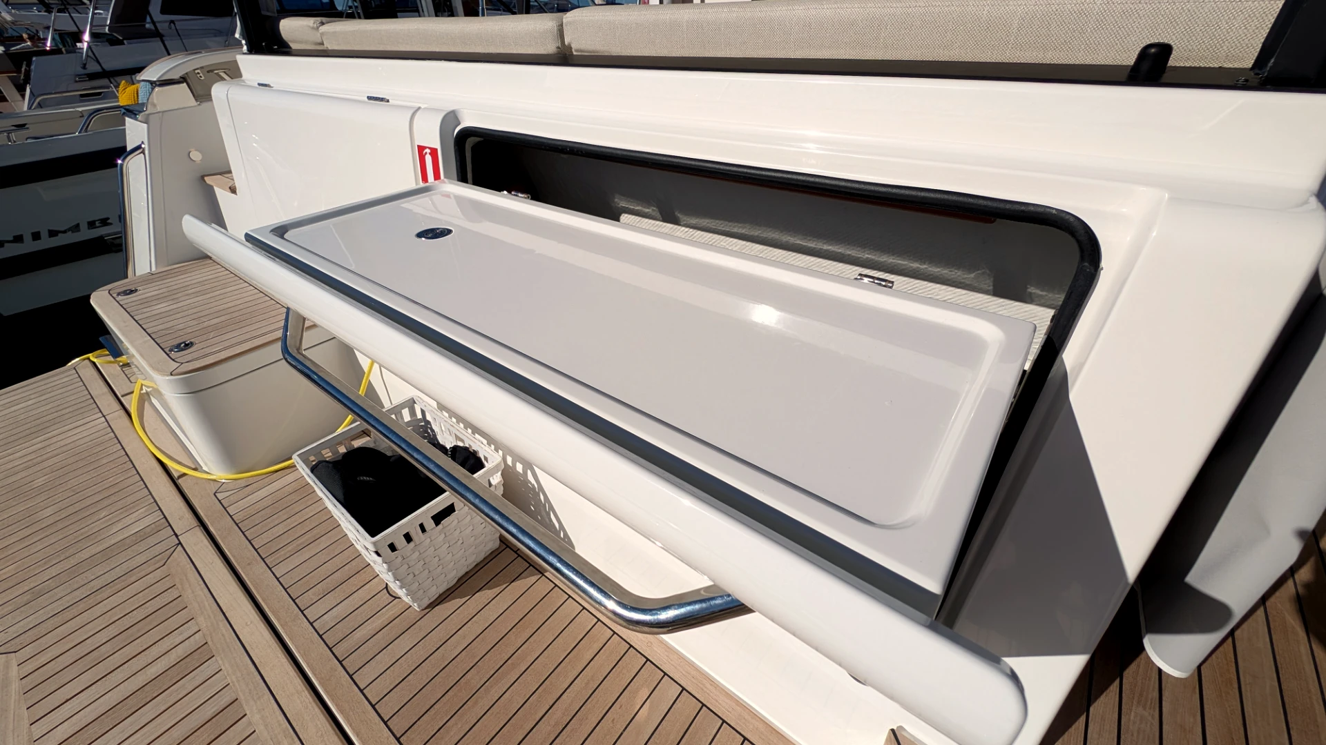 Nimbus 495 Flybridge - 11