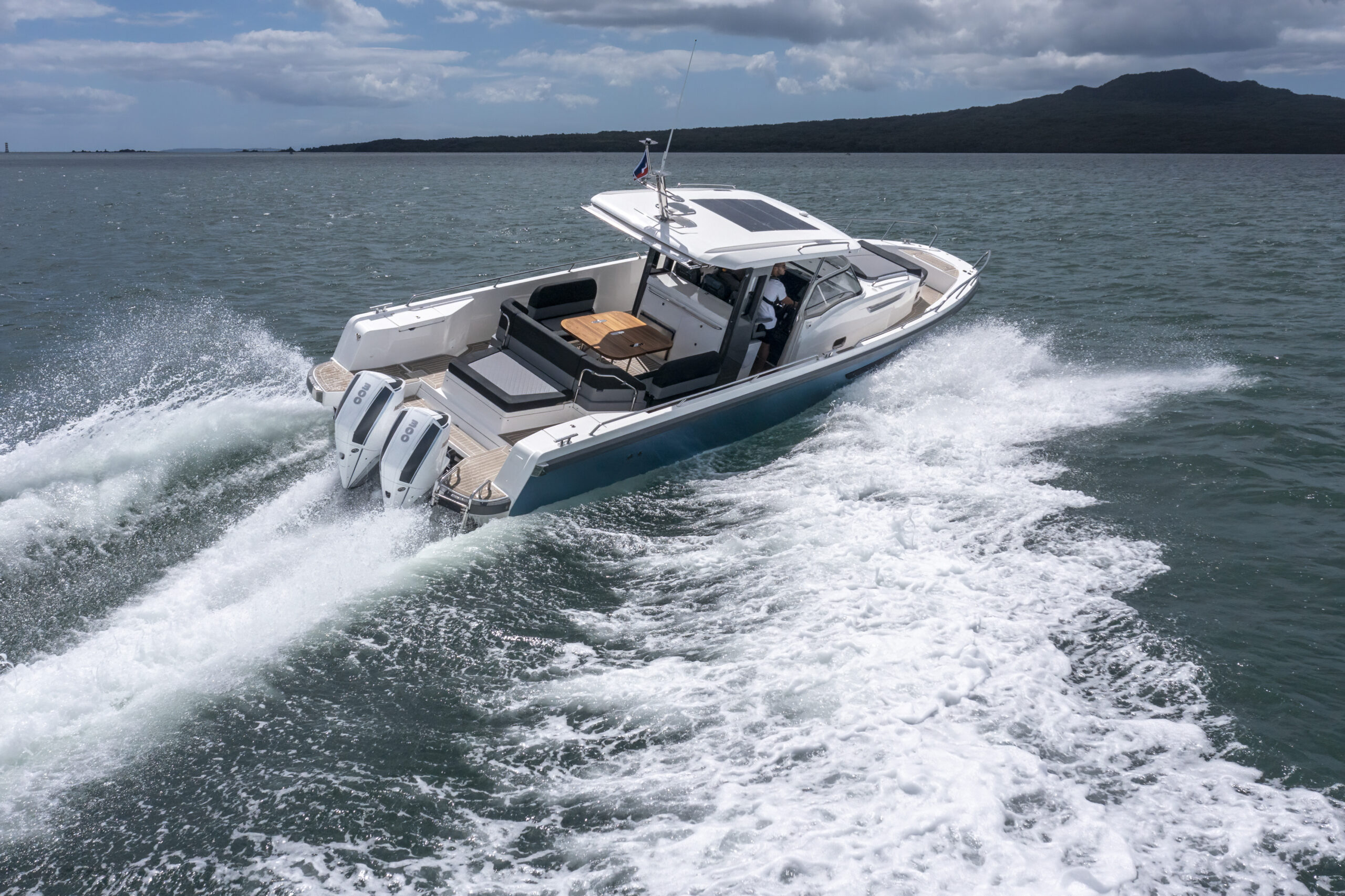 Nimbus Tender 11 (T11) X-Edition