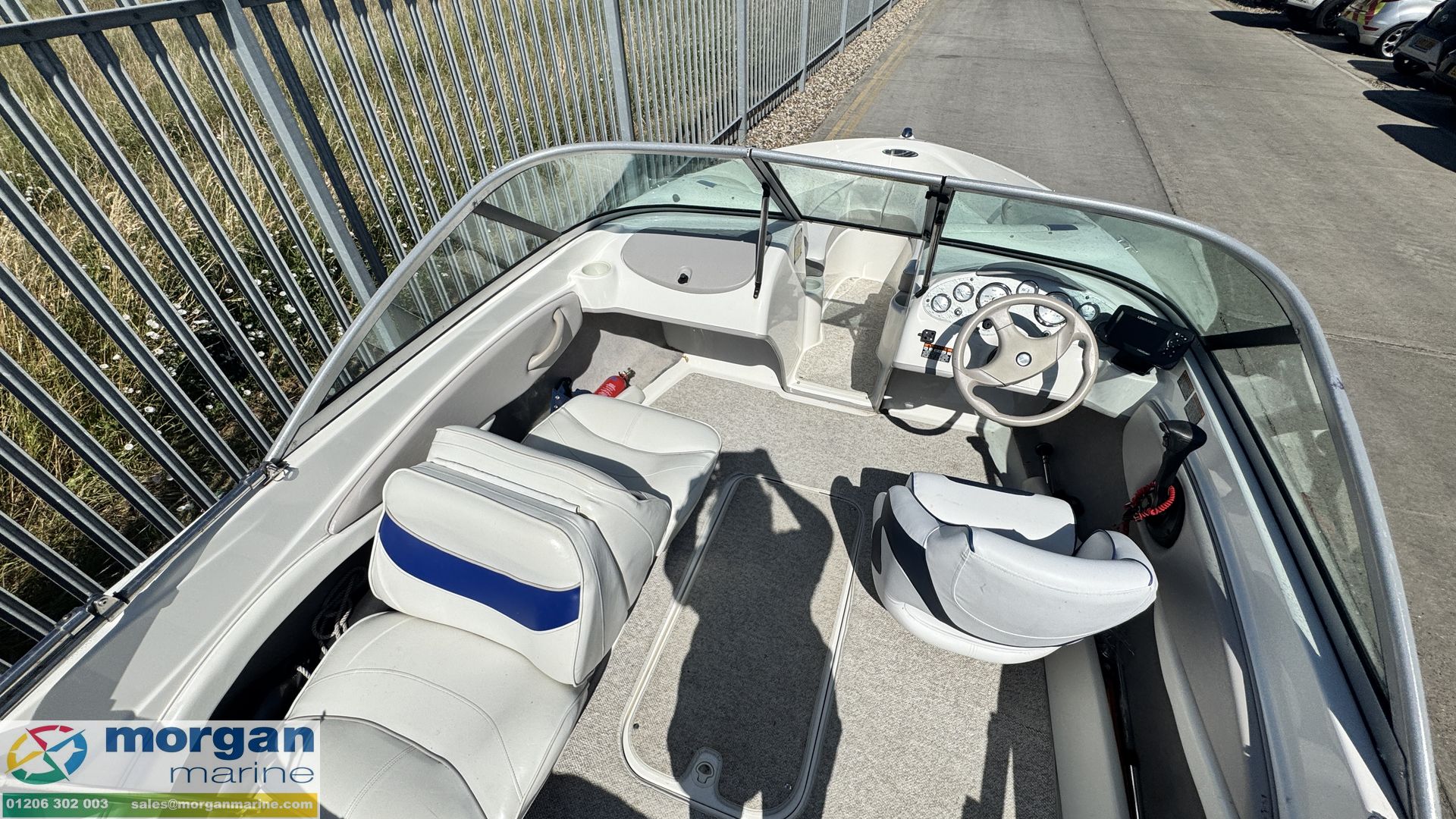 Maxum 1800 MX bow rider