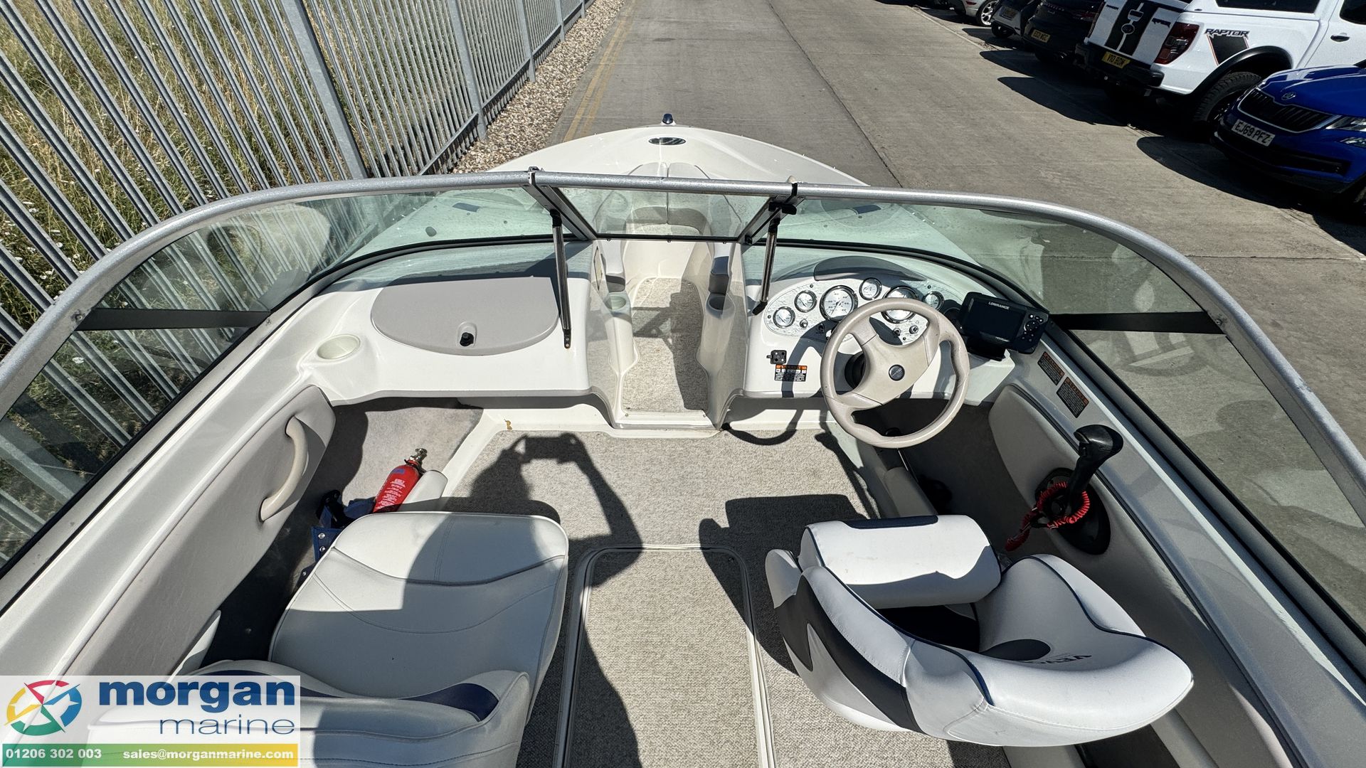 Maxum 1800 MX bow rider