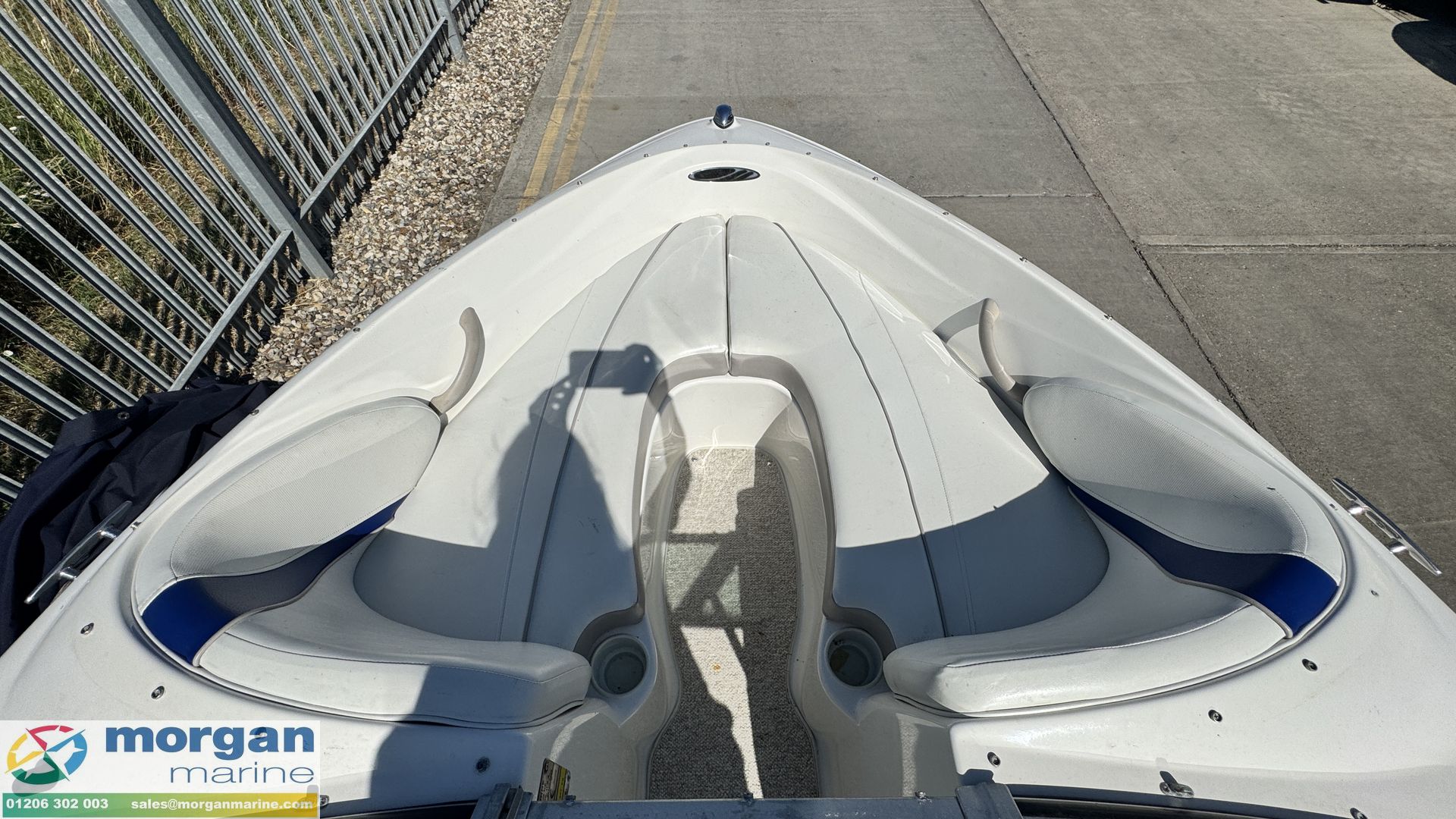 Maxum 1800 MX bow rider