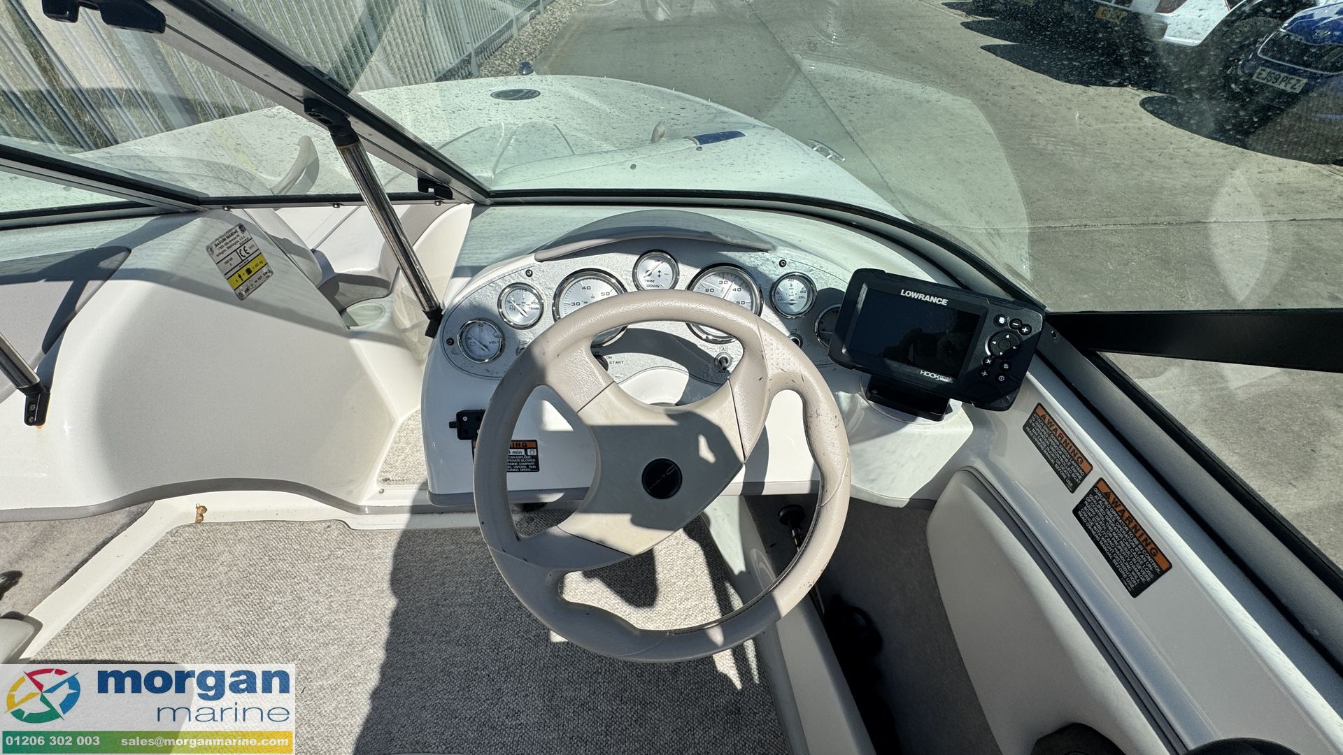 Maxum 1800 MX bow rider