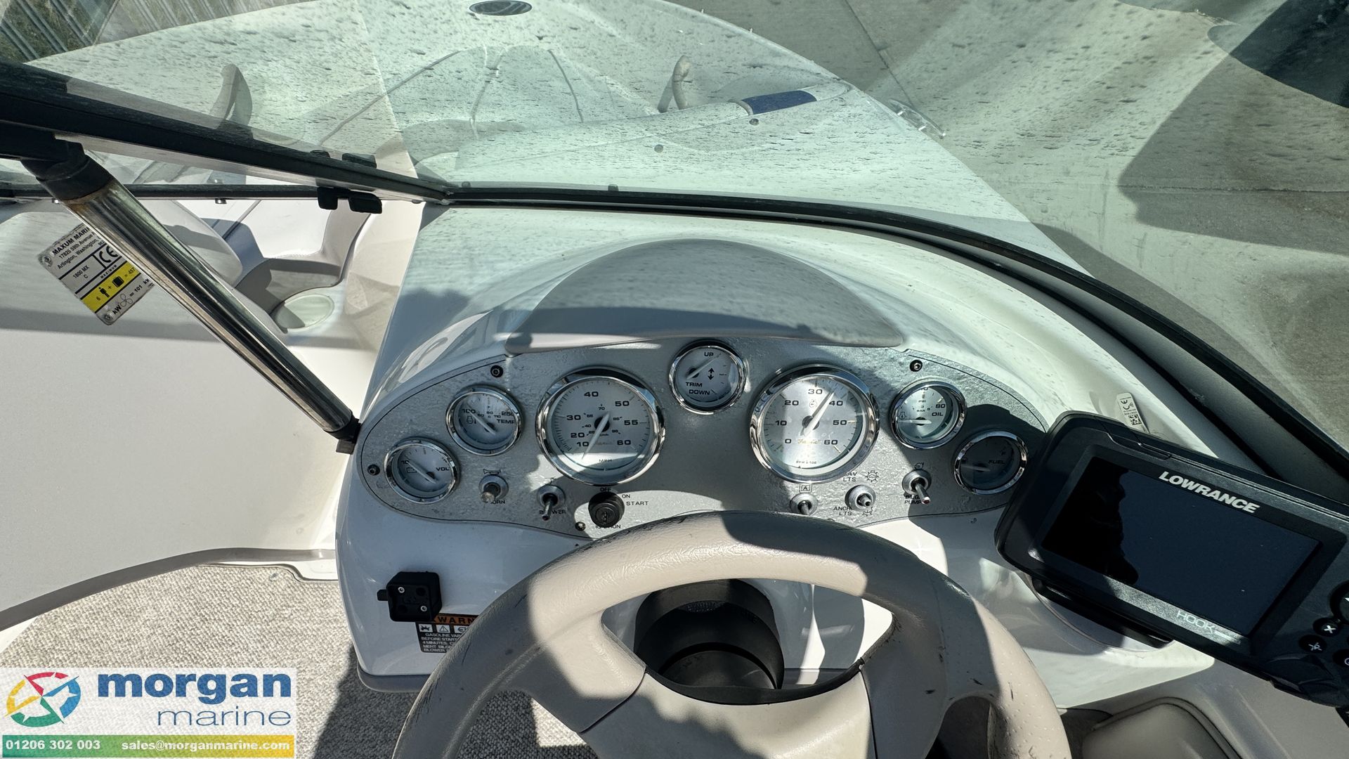 Maxum 1800 MX bow rider