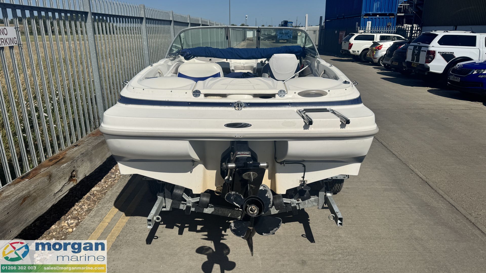 Maxum 1800 MX bow rider