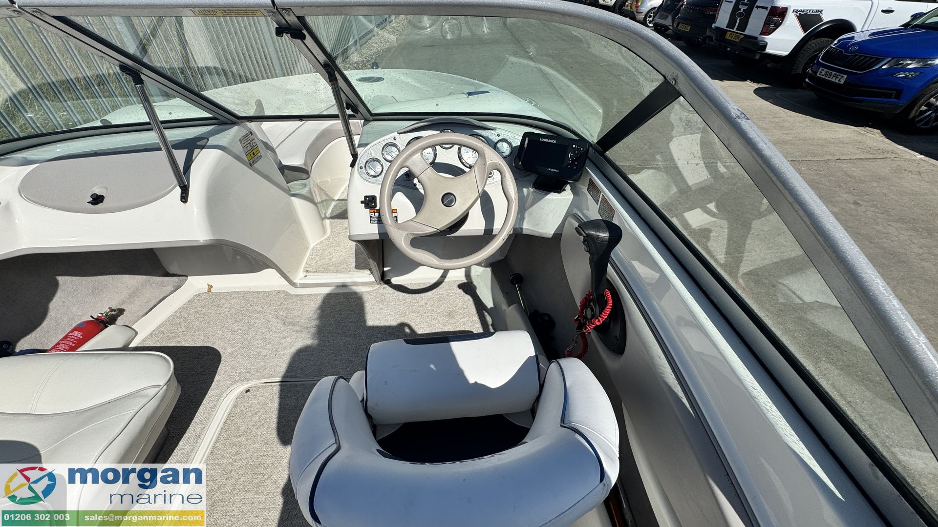 Maxum 1800 MX bow rider