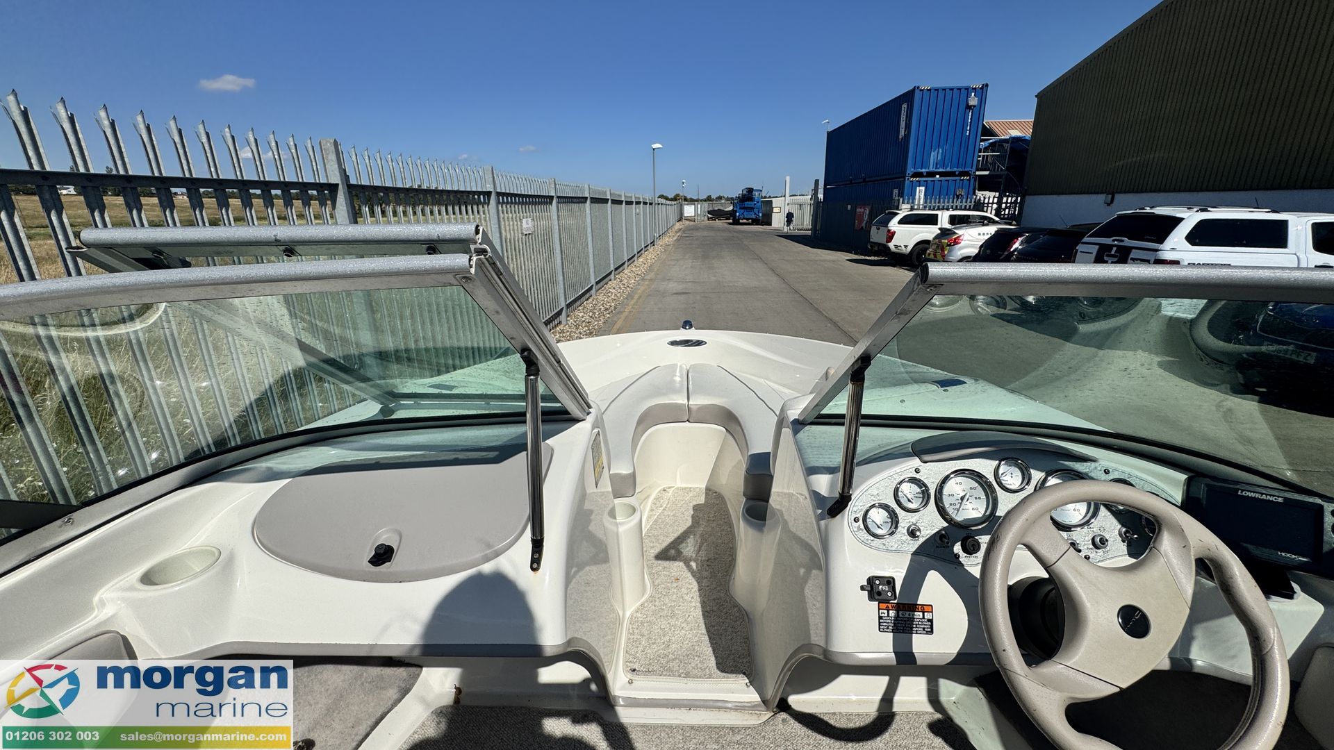 Maxum 1800 MX bow rider