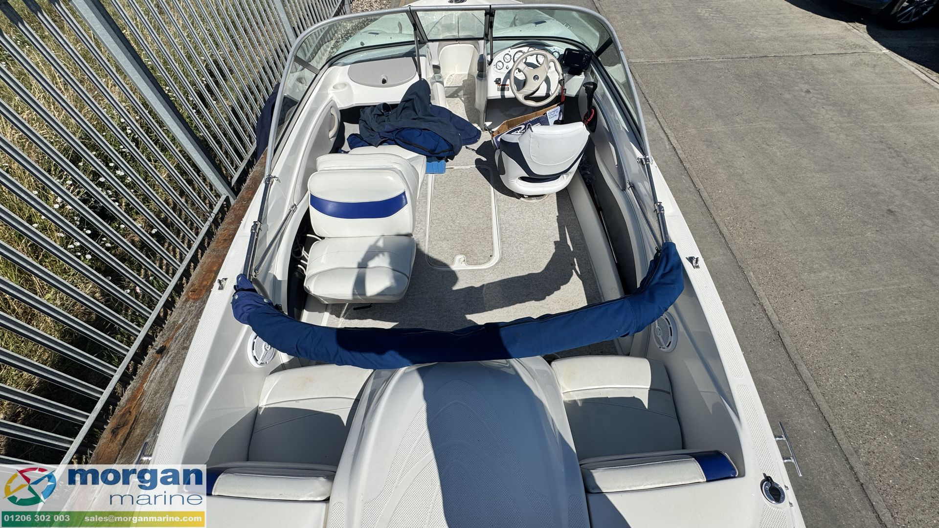 Maxum 1800 MX bow rider