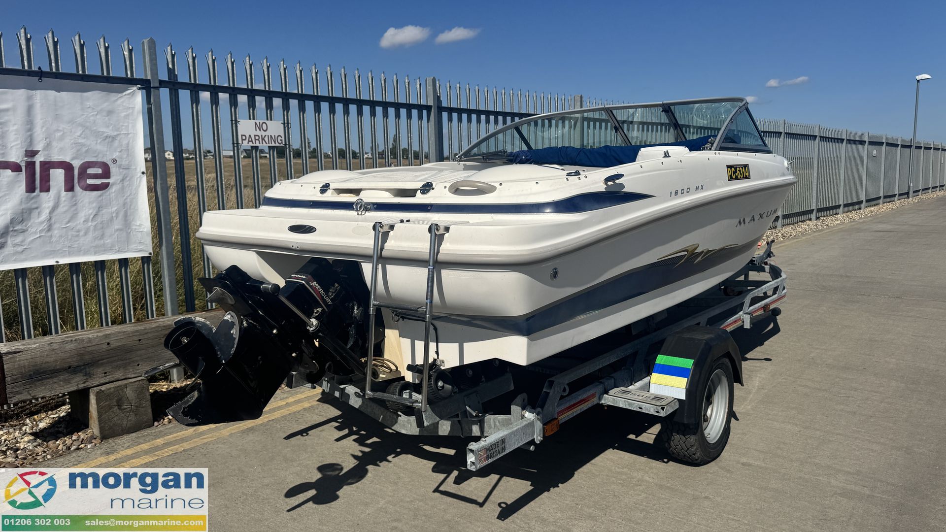 Maxum 1800 MX bow rider