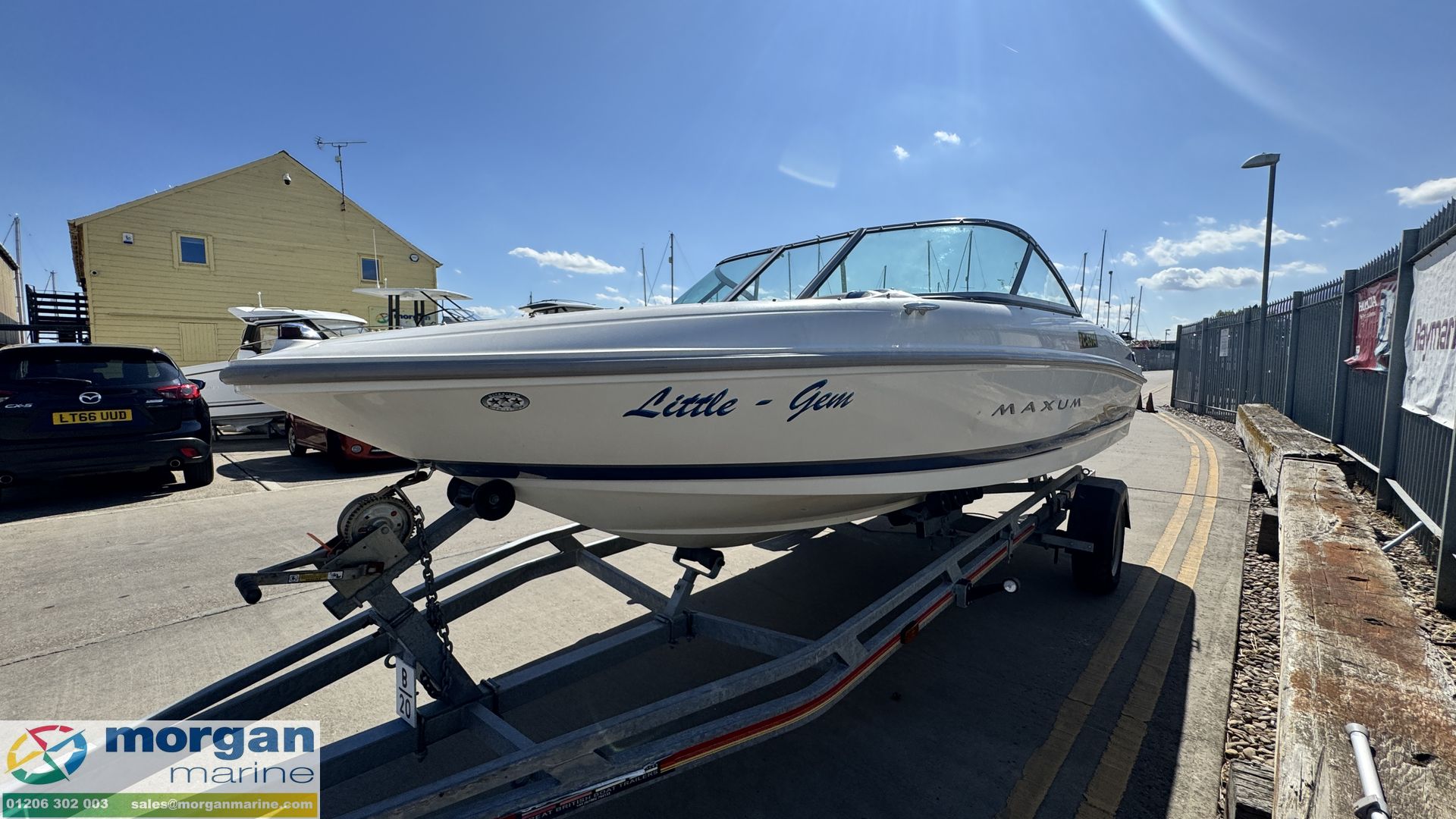 Maxum 1800 MX bow rider