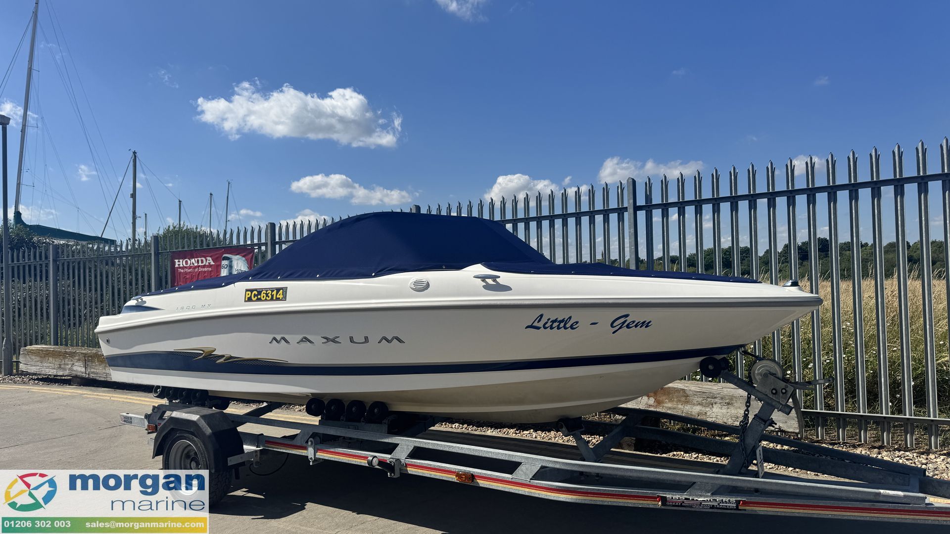 Maxum 1800 MX bow rider