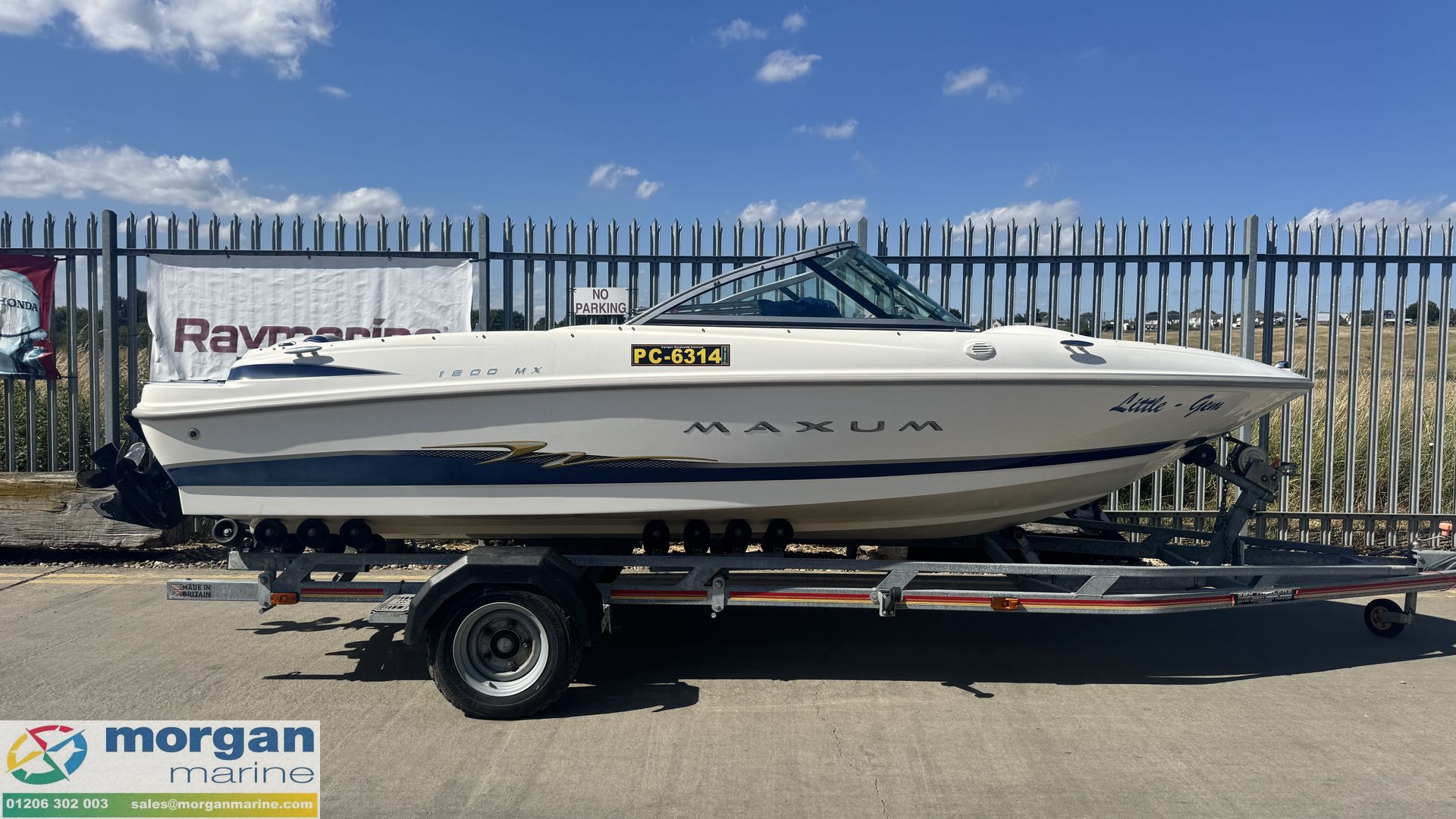 Maxum 1800 MX bow rider