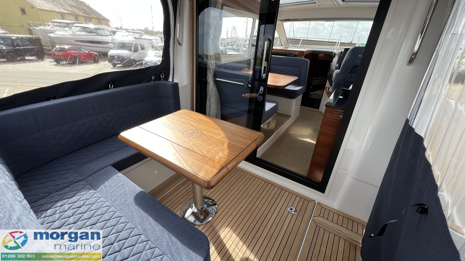 Nimbus 305 Coupe - aft cockpit