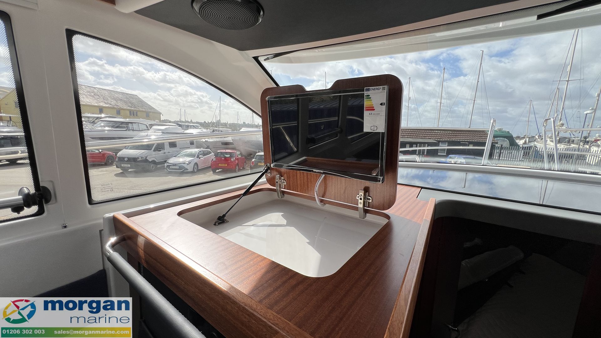 Nimbus 305 Coupe - co-pilot seat