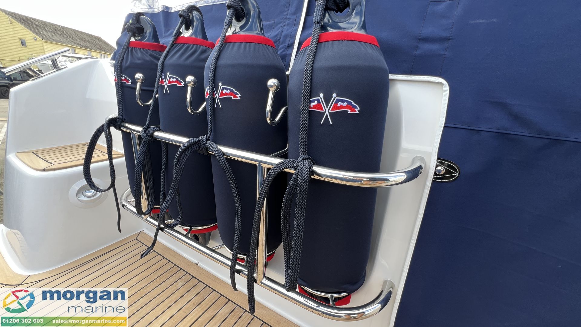 Nimbus 305 Coupe - fenders