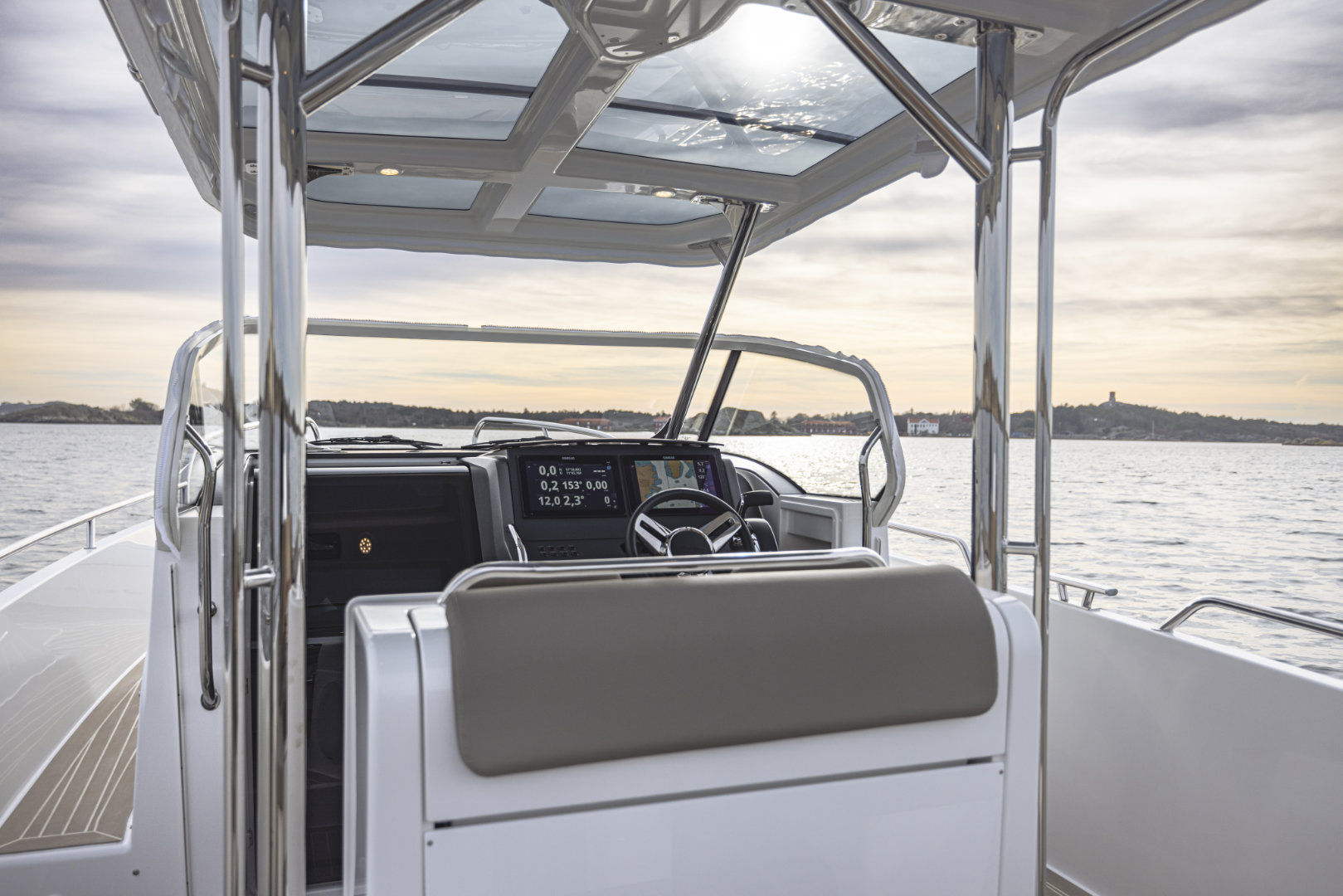 Nimbus Tender 9 (T9)