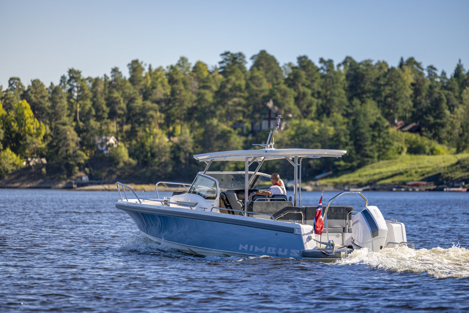 Nimbus Tender 9 (T9)