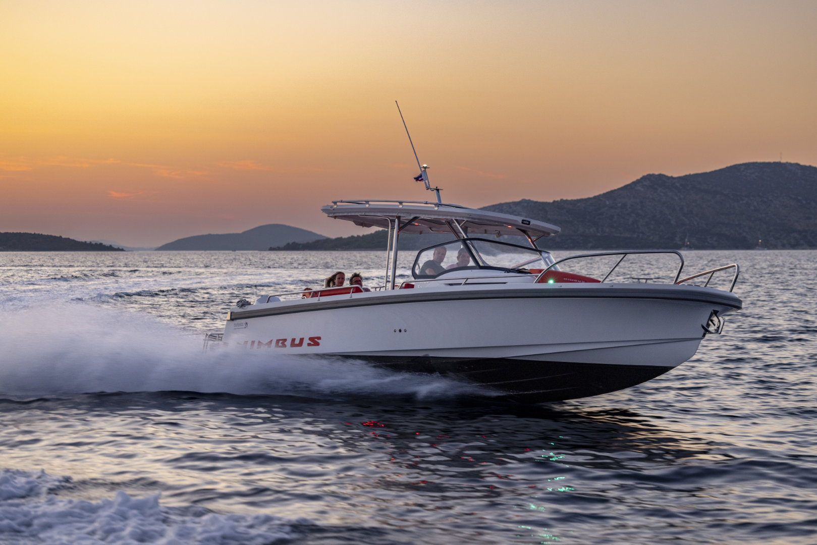 Nimbus Tender 9 (T9)