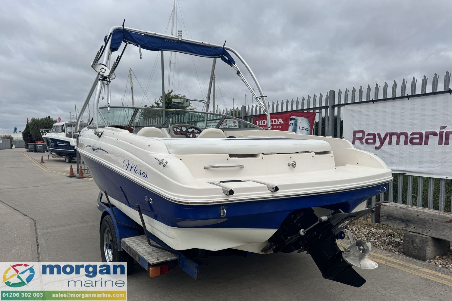 Rinker 212 bow rider