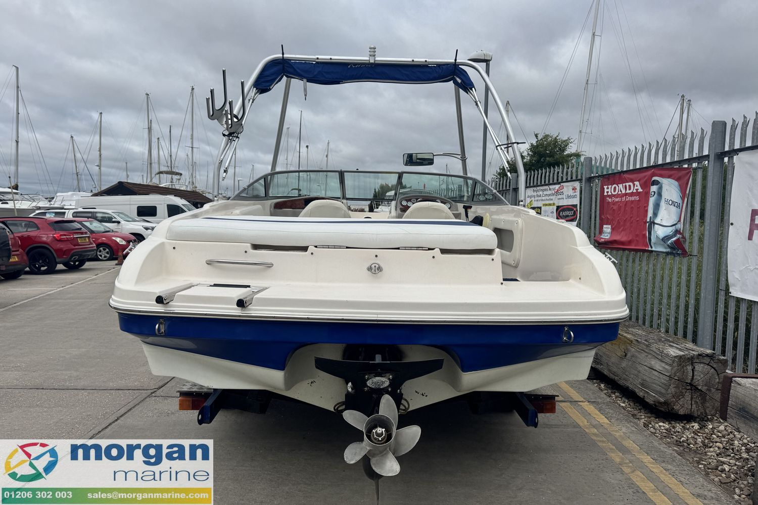 Rinker 212 bow rider