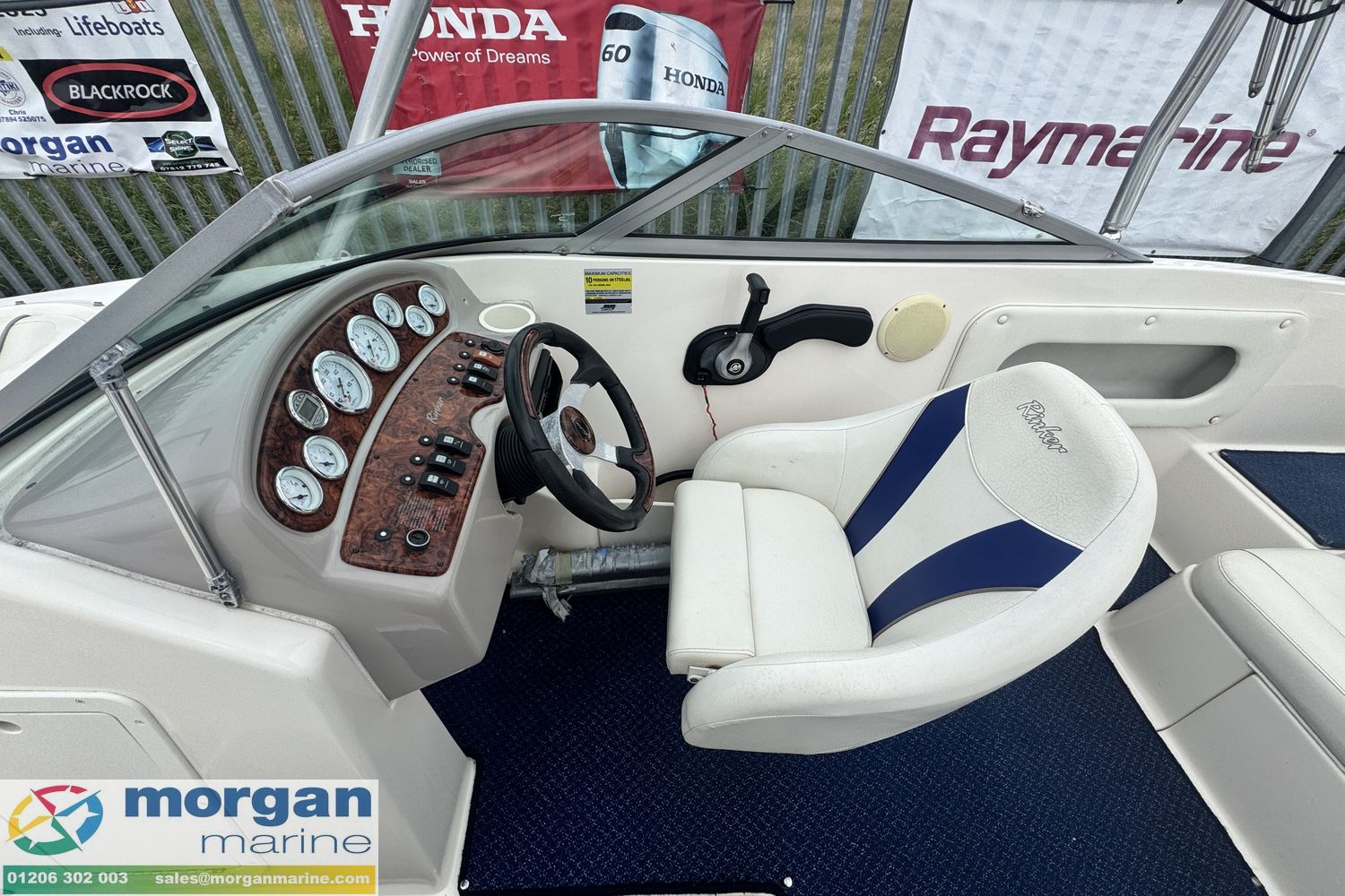 Rinker 212 bow rider