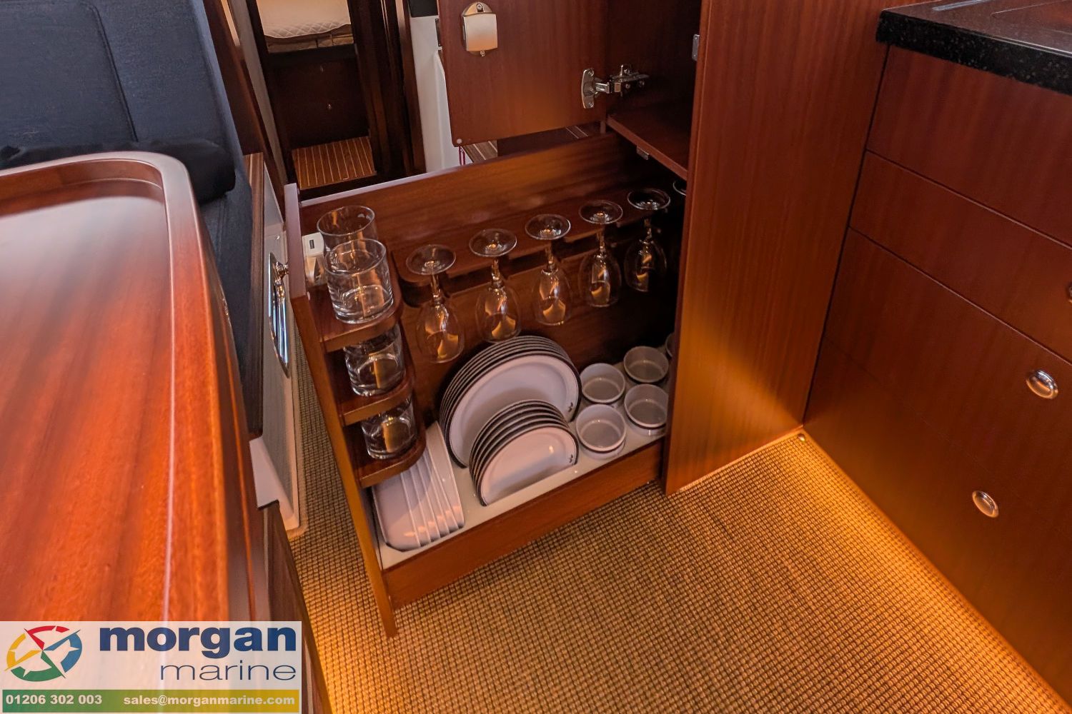 Nimbus 405 Coupe - 23