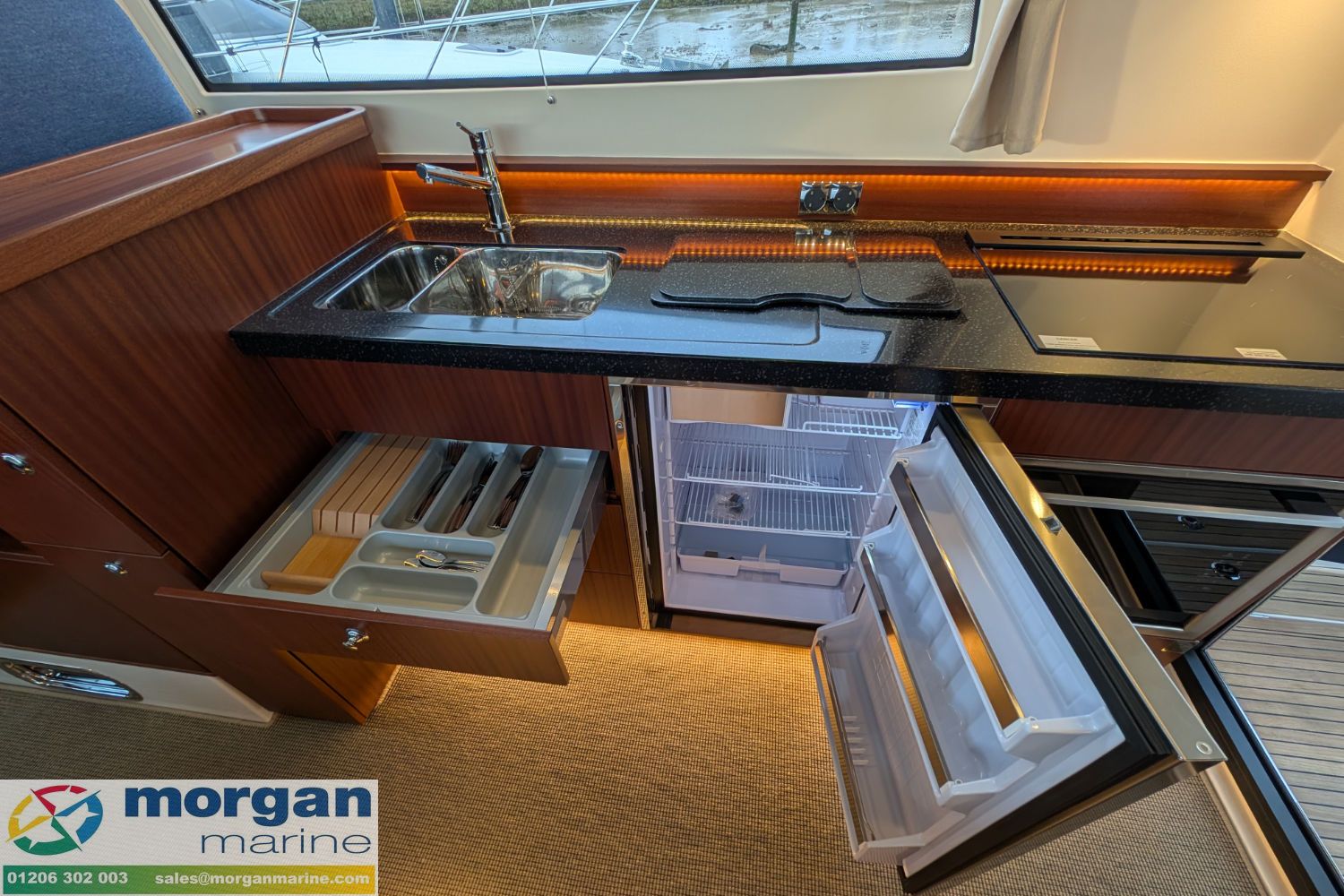 Nimbus 405 Coupe - 22