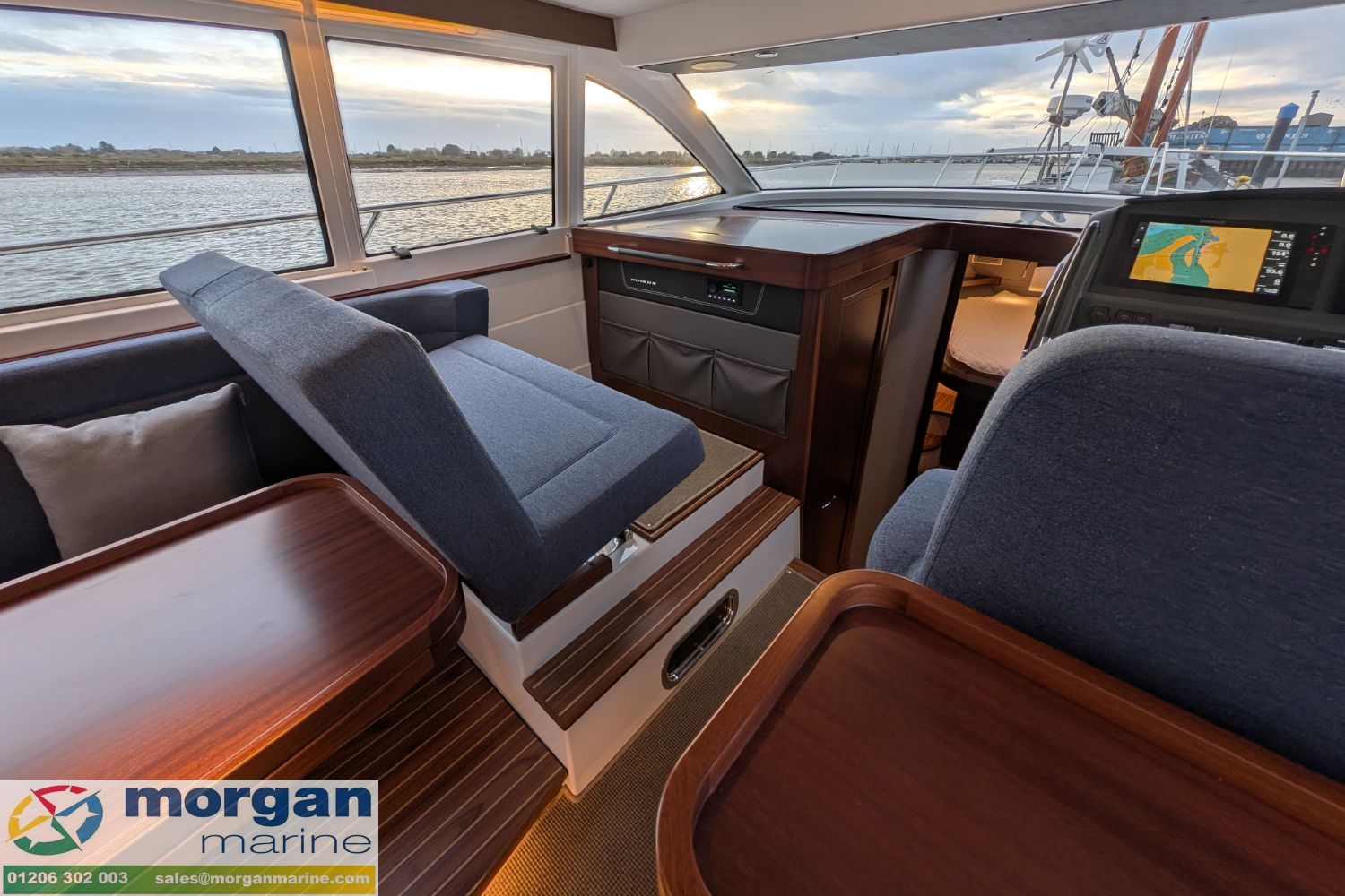 Nimbus 405 Coupe - 24