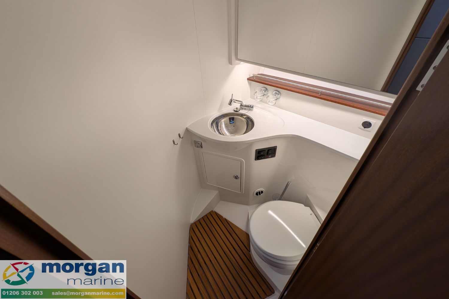 Nimbus 405 Coupe - 37