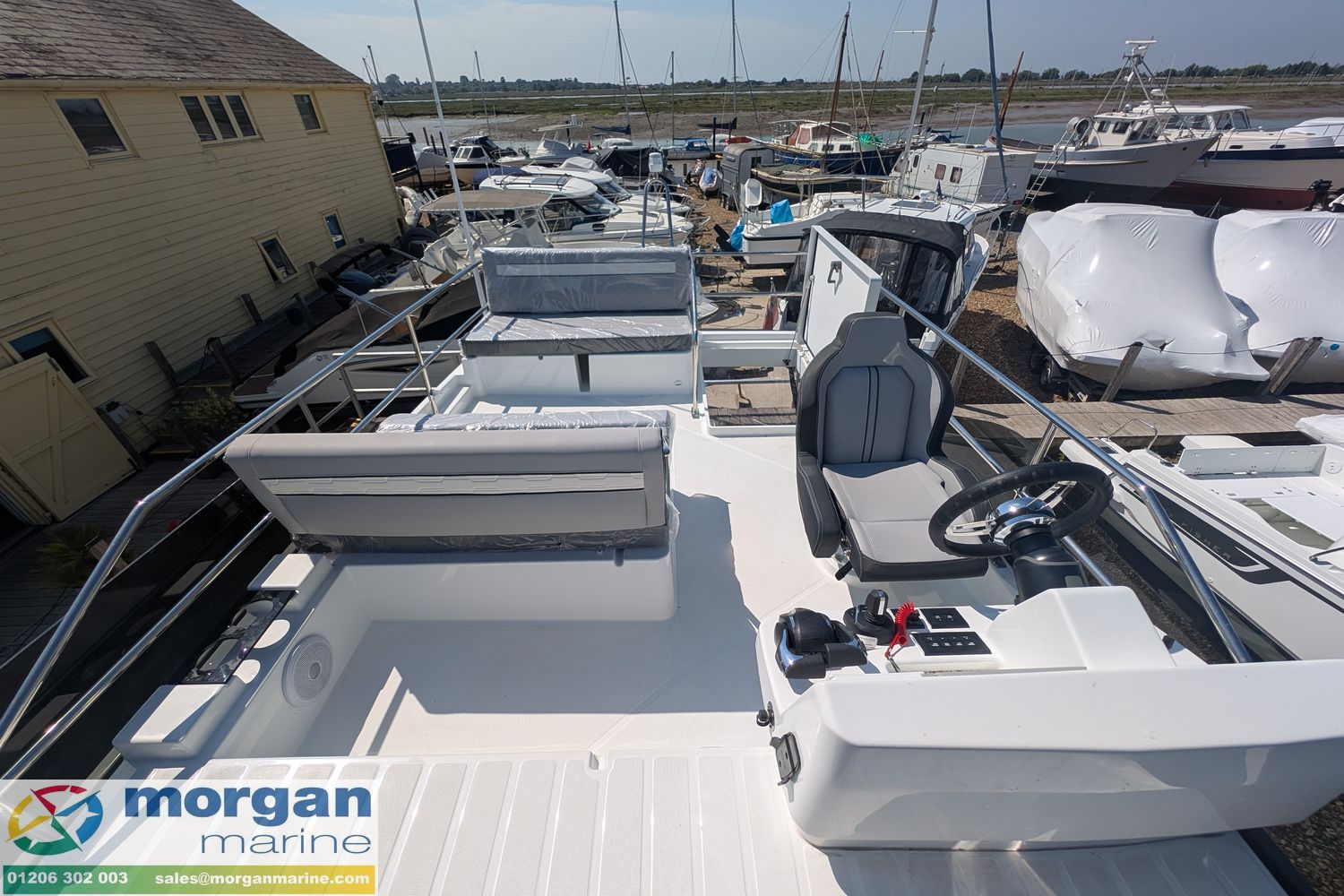 Jeanneau Merry Fisher 1095 Flybridge Front