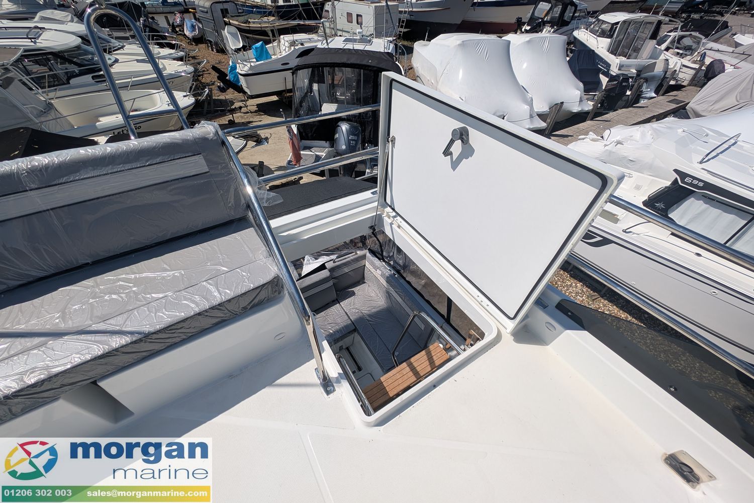 Jeanneau Merry Fisher 1095 Fly Hatch Above