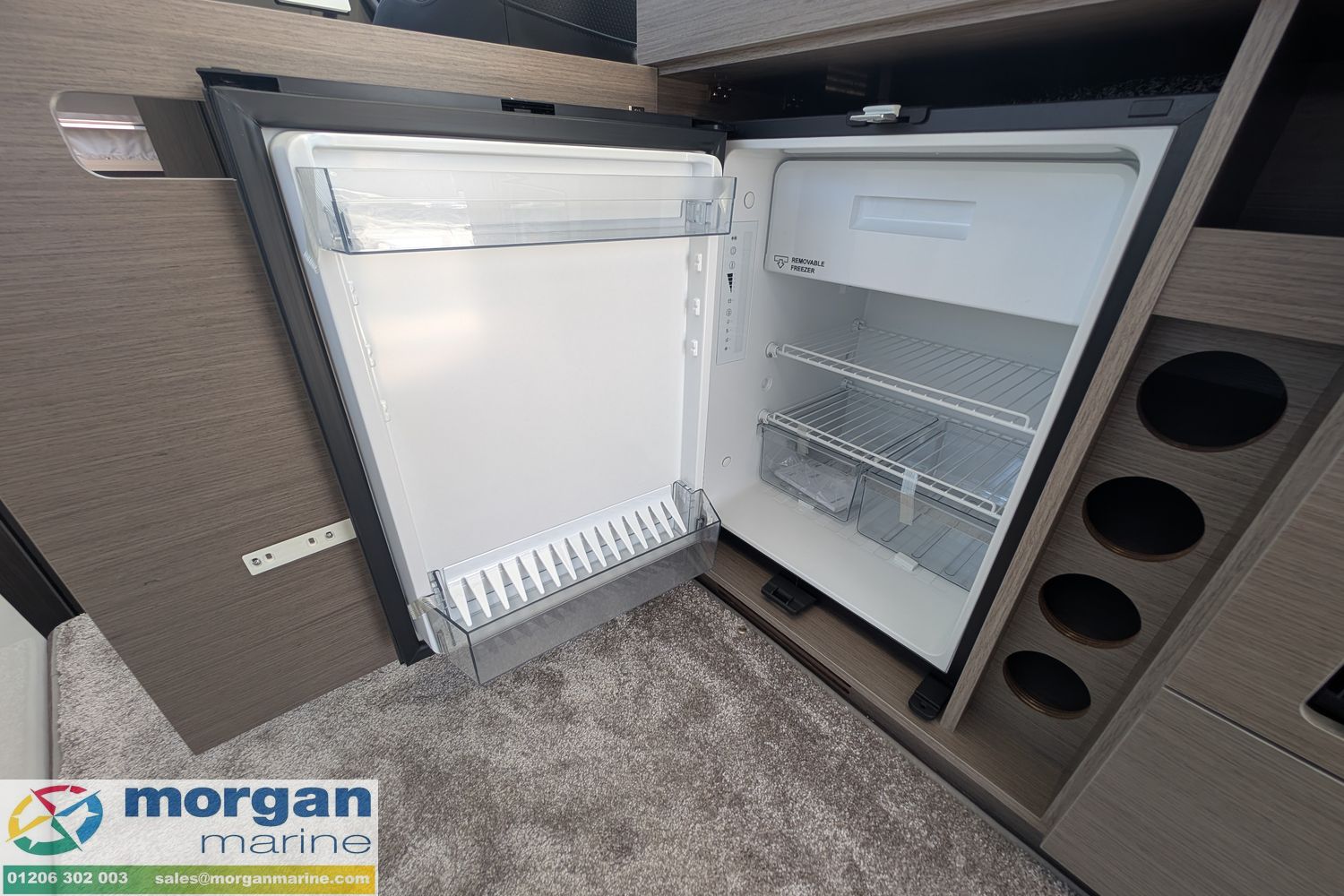 Jeanneau Merry Fisher 1095 Fly Fridge