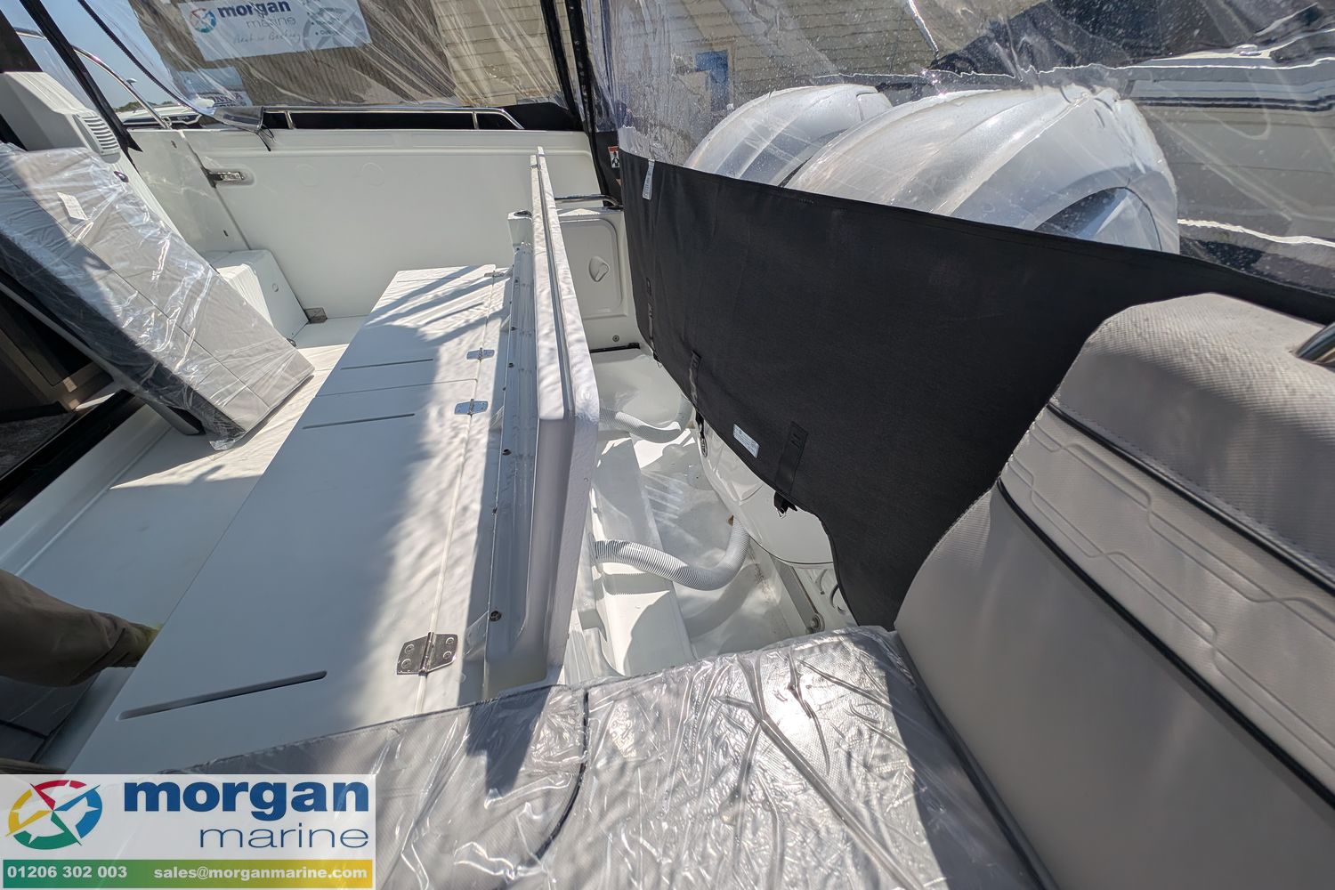Jeanneau Merry Fisher 1095 Fly Outboard Access