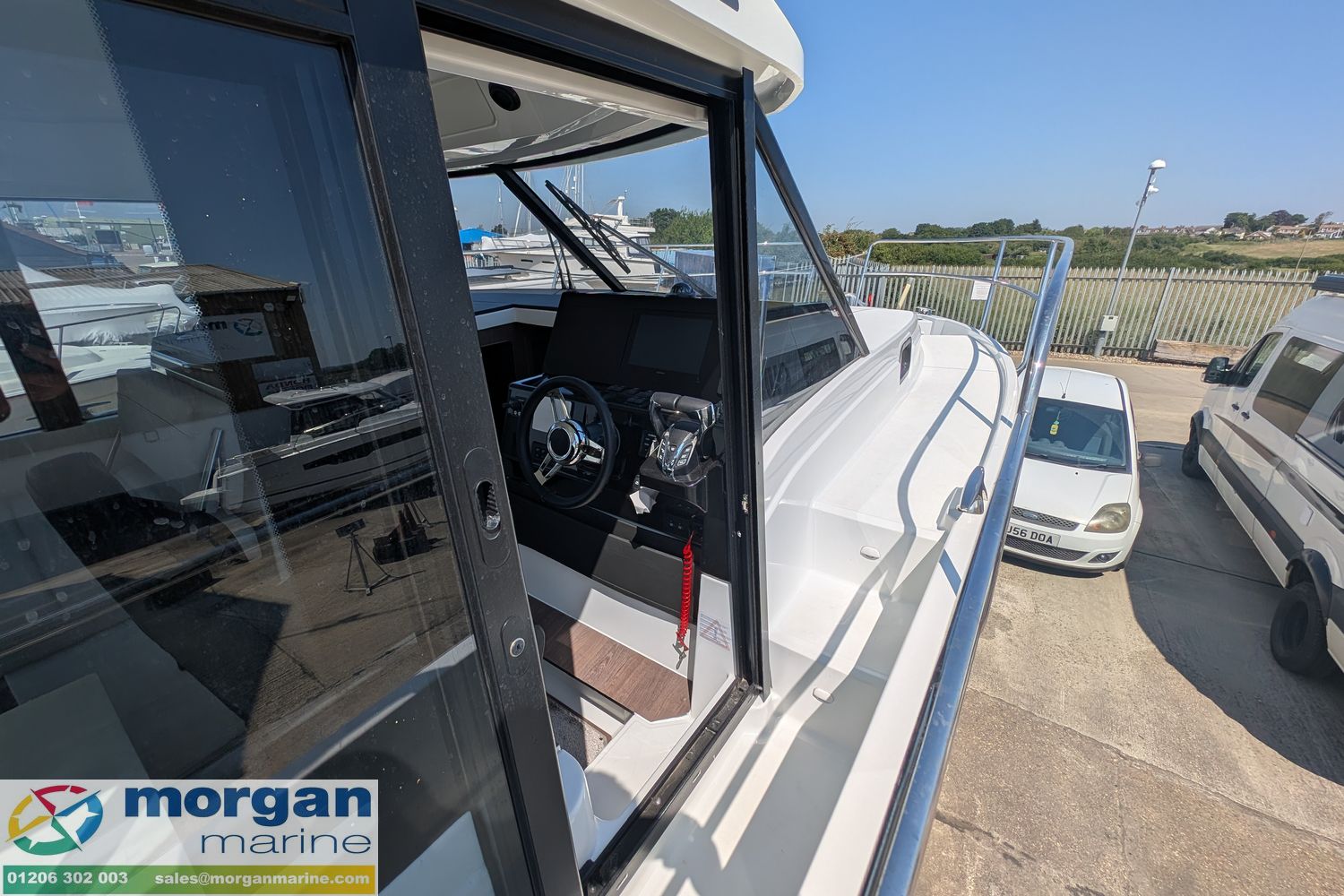 Jeanneau Merry Fisher 1095 Fly Side Door