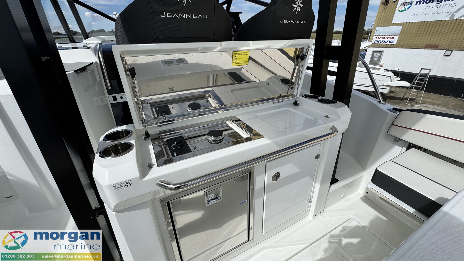 Jeanneau Cap Camarat 9.0 WA -