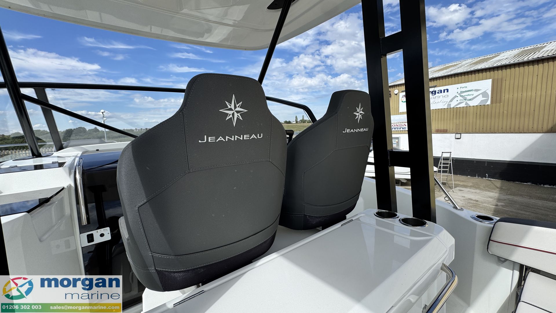 Jeanneau Cap Camarat 9.0 WA -