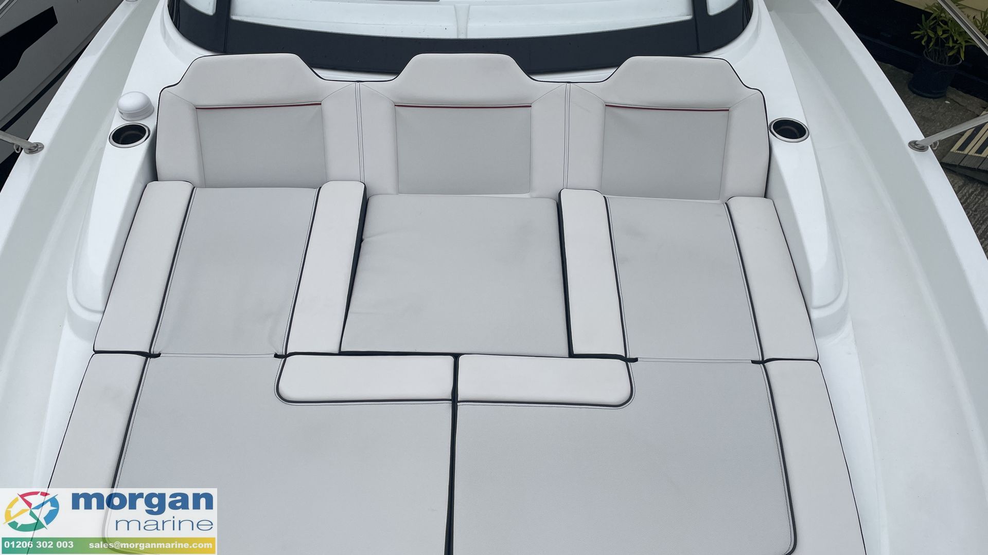 Jeanneau Cap Camarat 9.0 WA – Series 2 – with must have options – 2x Yamaha 200 SBW