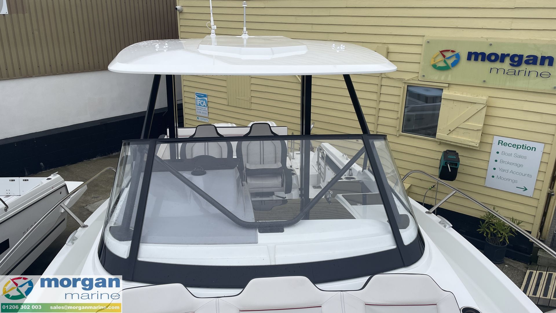 Jeanneau Cap Camarat 9.0 WA – Series 2 – with must have options – 2x Yamaha 200 SBW