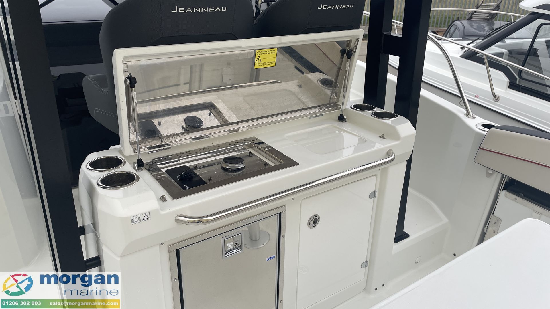 Jeanneau Cap Camarat 9.0 WA – Series 2 – with must have options – 2x Yamaha 200 SBW