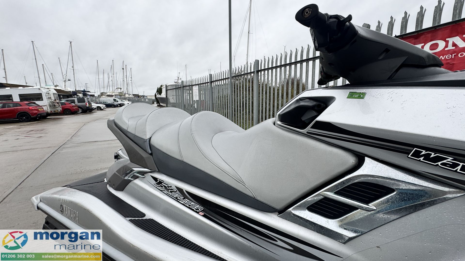 Yamaha WaveRunner FX HO cruiser jet ski