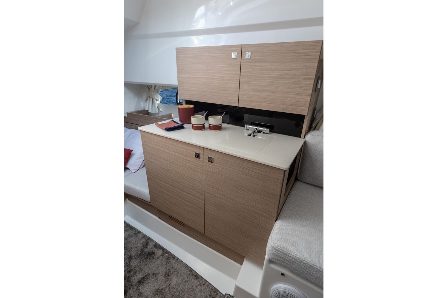 Jeanneau Cap Camarat 9.0 WA – Series 2 – with must have options – 2x Yamaha 200 SBW