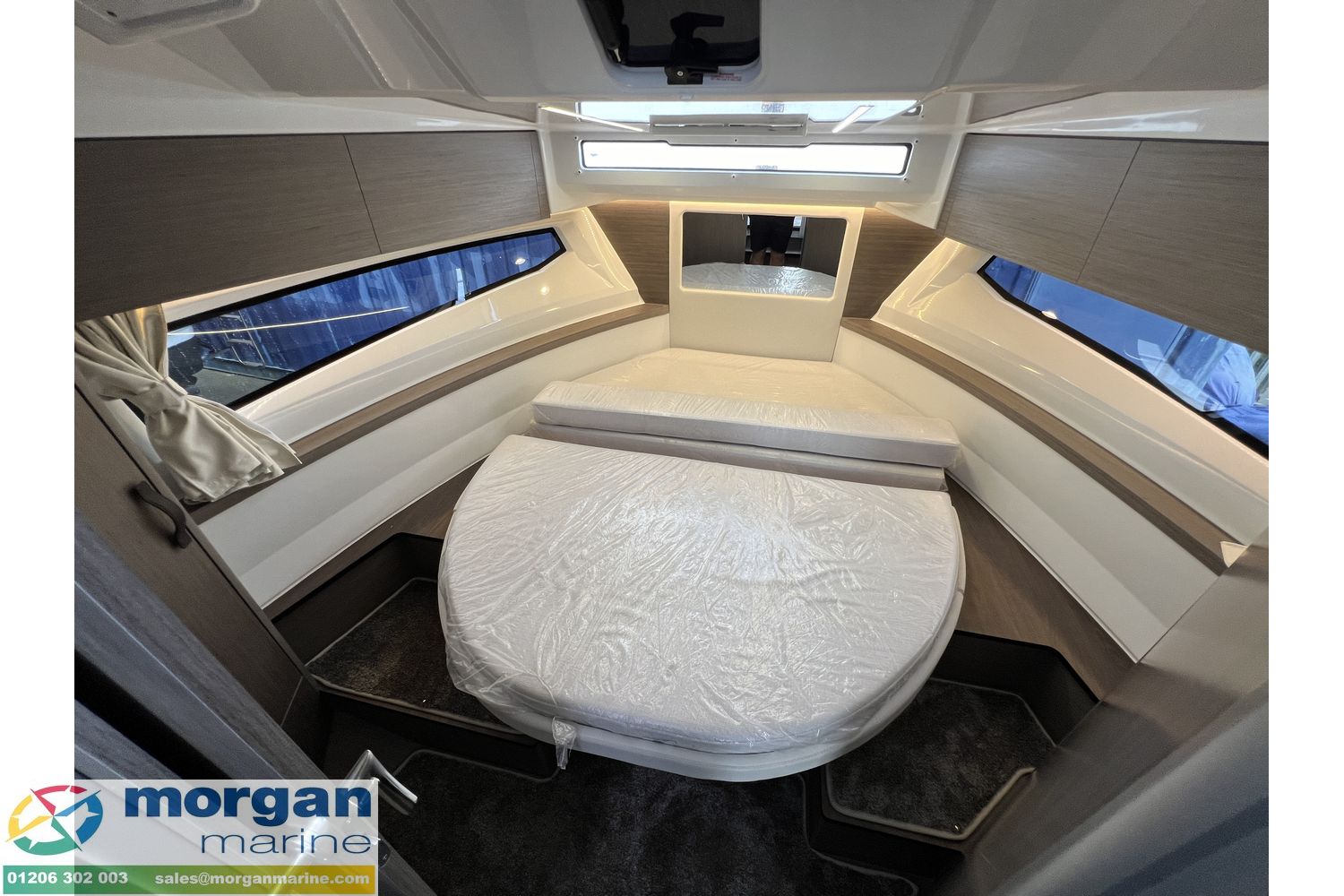 Jeanneau Merry Fisher 895 - forward cabin