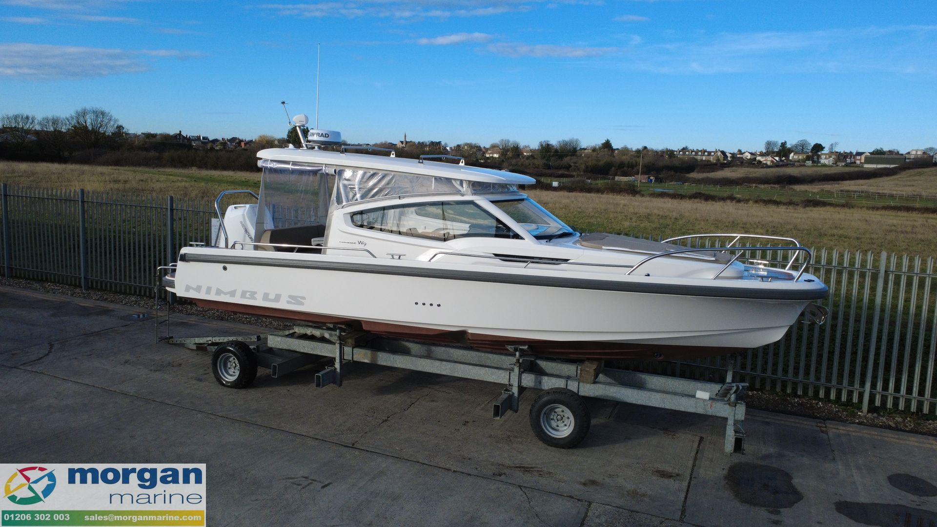 Nimbus Weekender 9 - starboard side