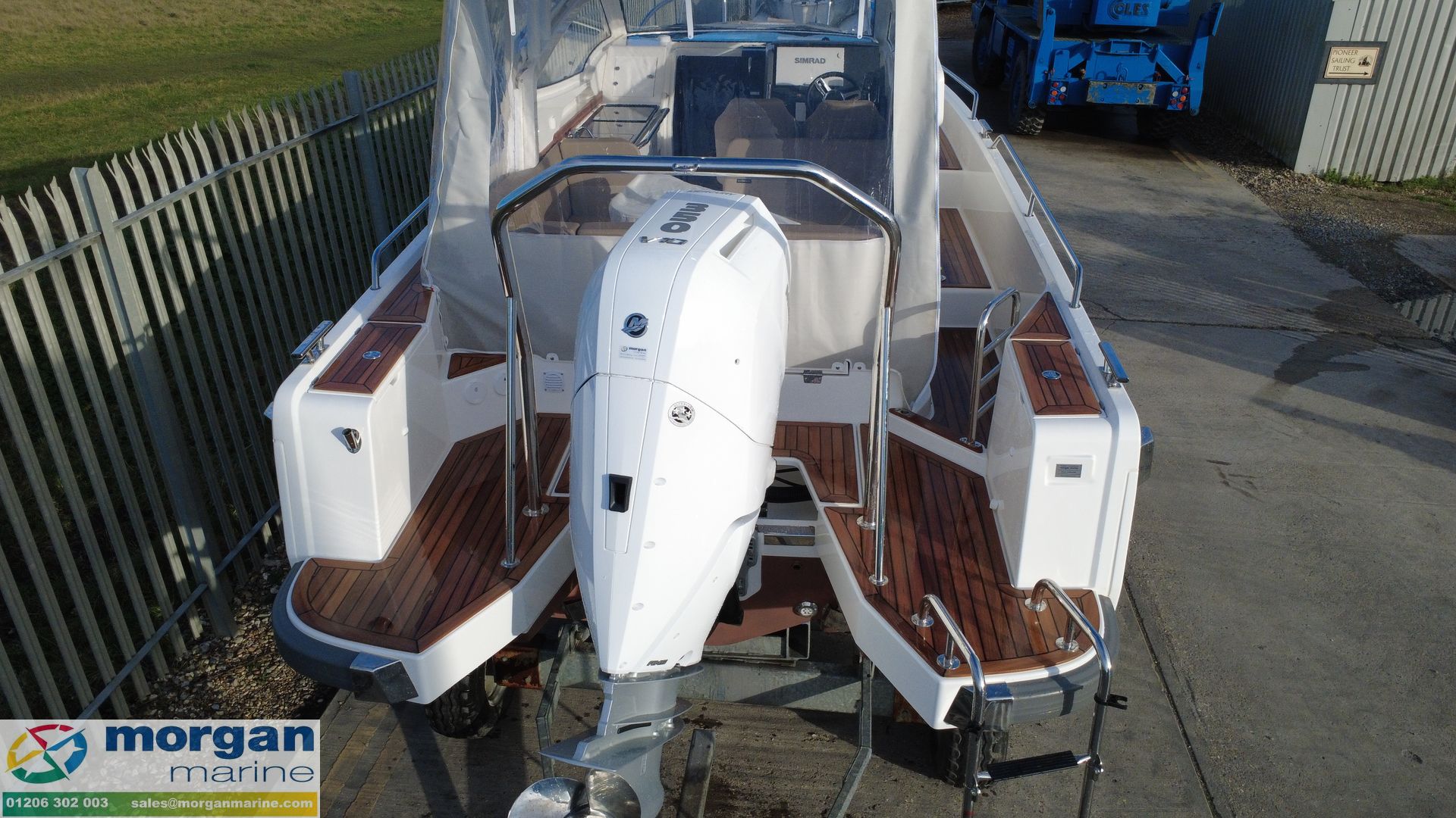 Nimbus Weekender 9 - overhead view towards transom