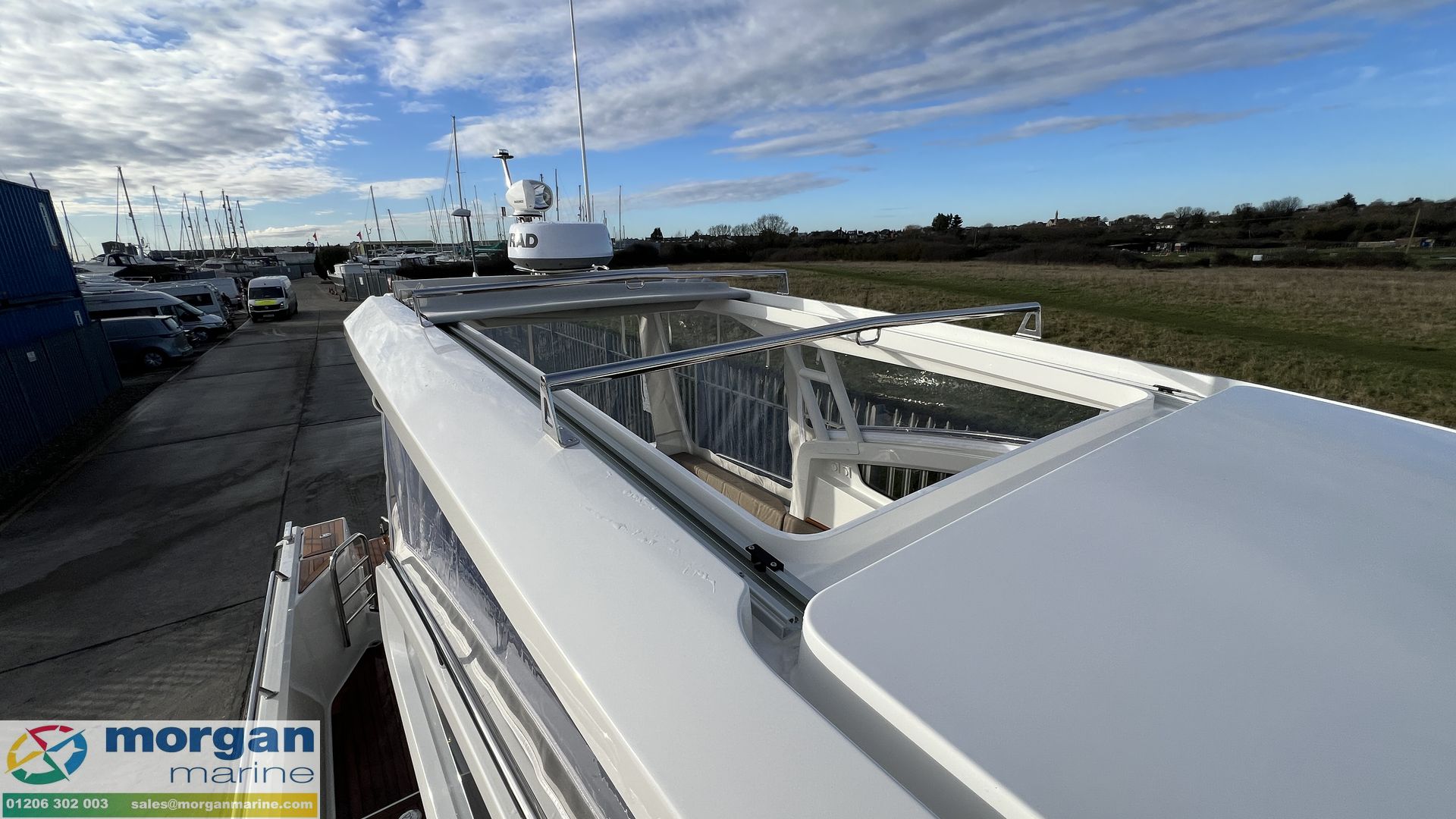 Nimbus Weekender 9 - open roof