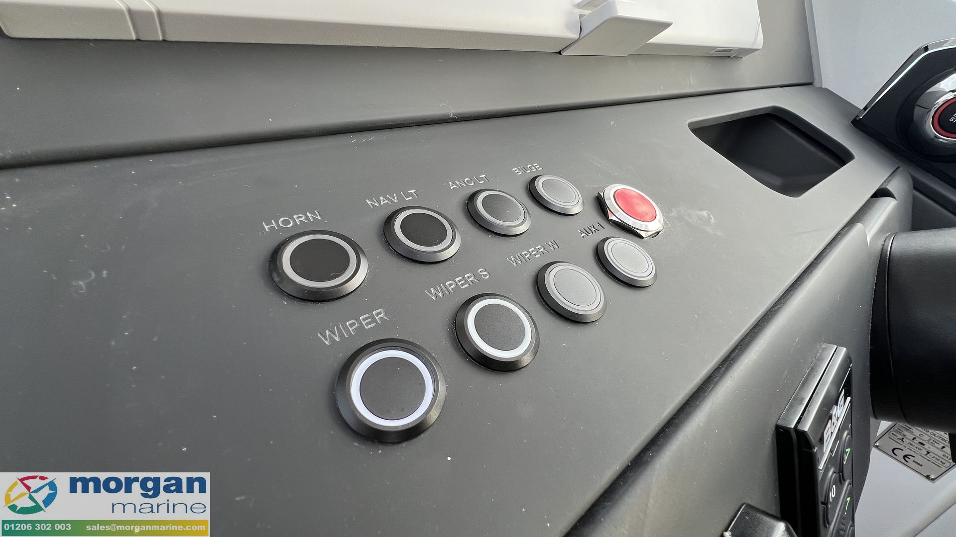 Nimbus Weekender 9 - switch panel