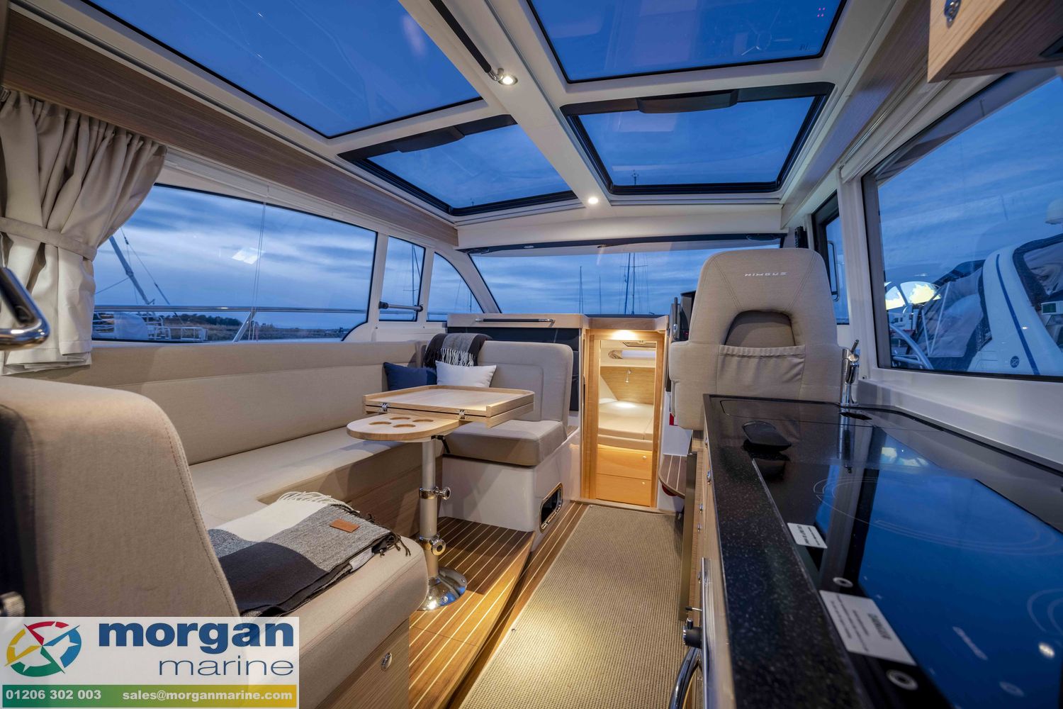 Nimbus 365 Coupe - wheelhouse interior